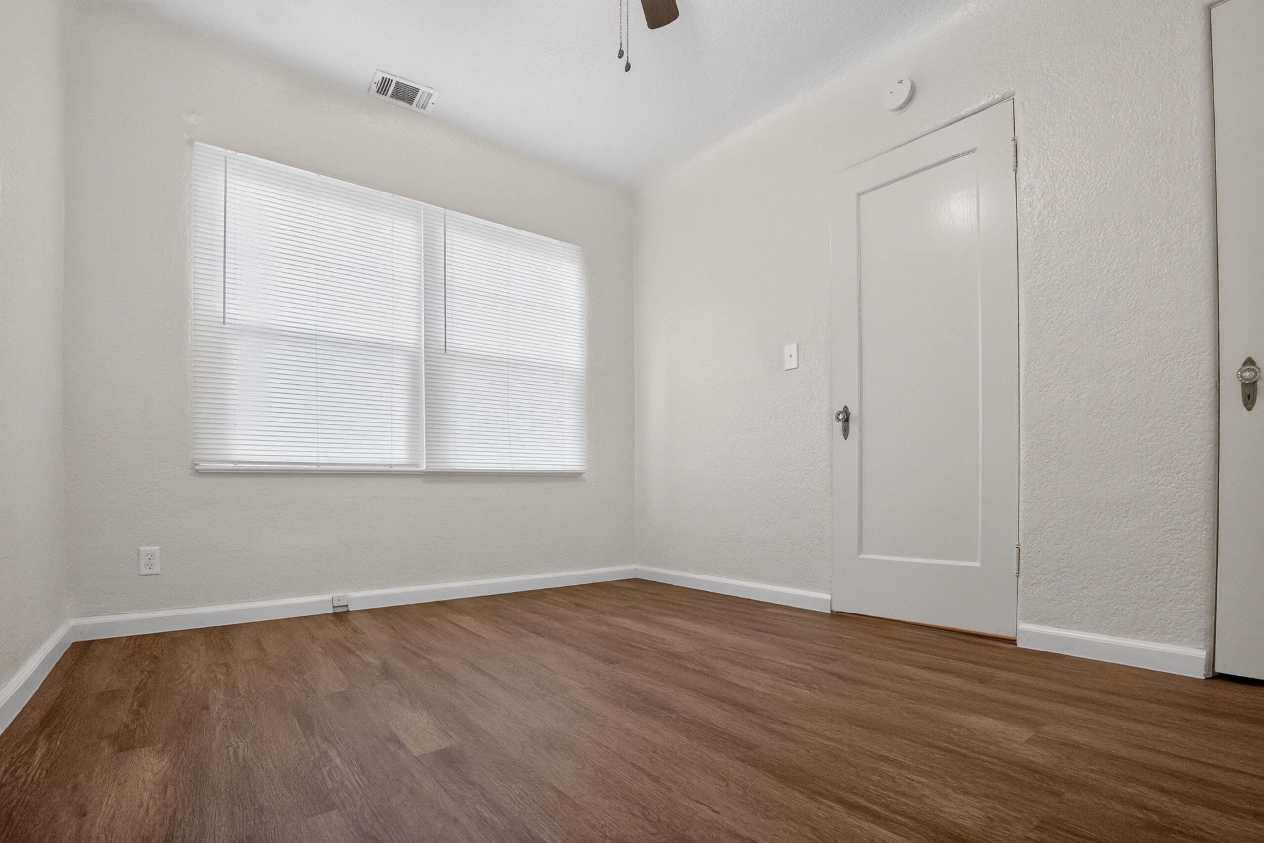 805 W Noble Ave, Visalia, CA 93277