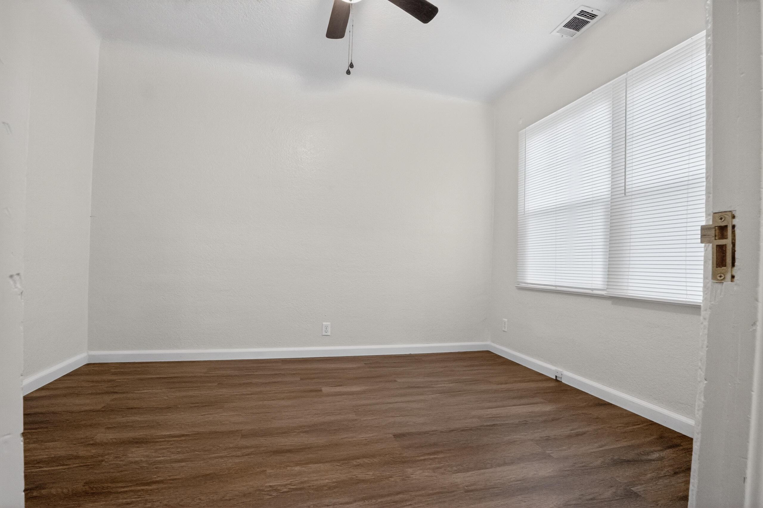 805 W Noble Ave, Visalia, CA 93277