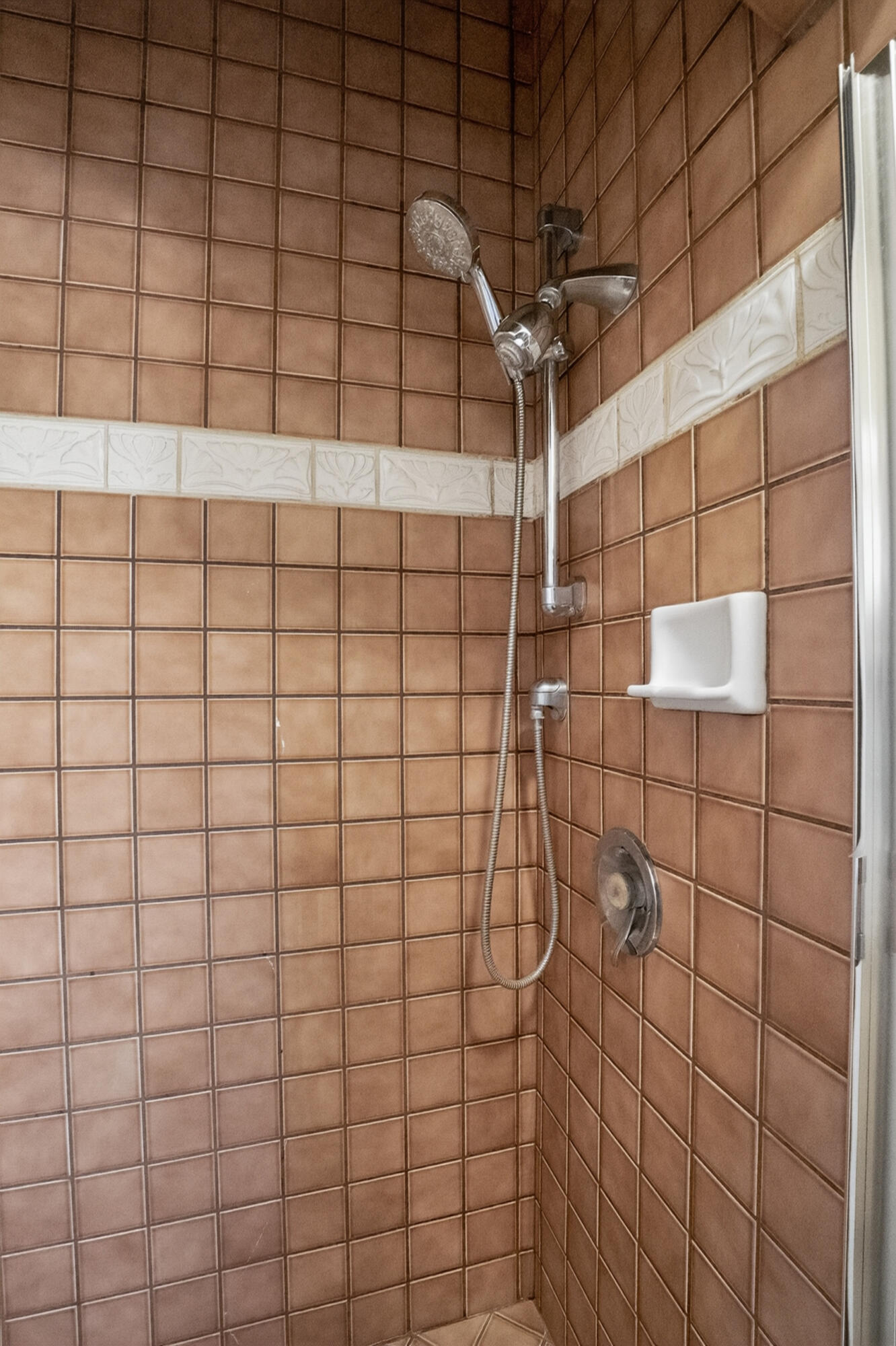 805 W Noble Ave, Visalia, CA 93277