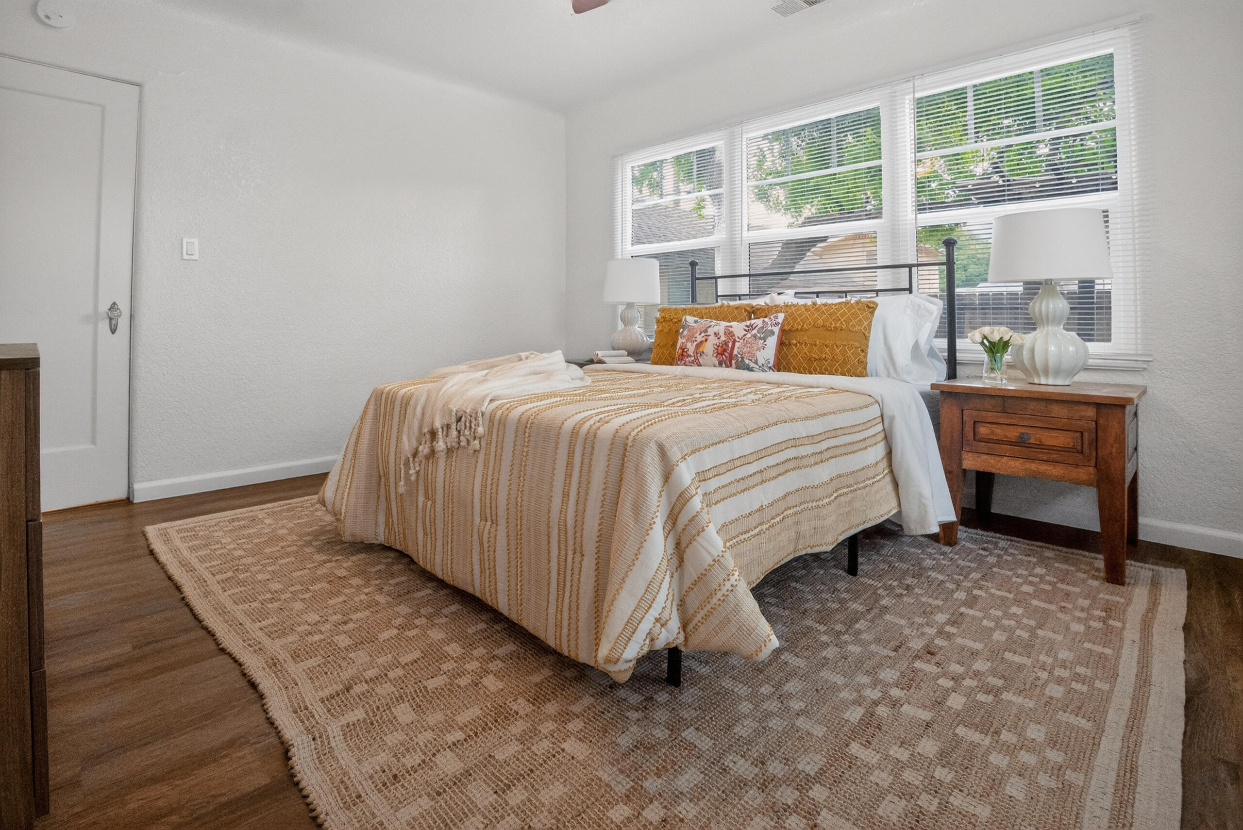 805 W Noble Ave, Visalia, CA 93277