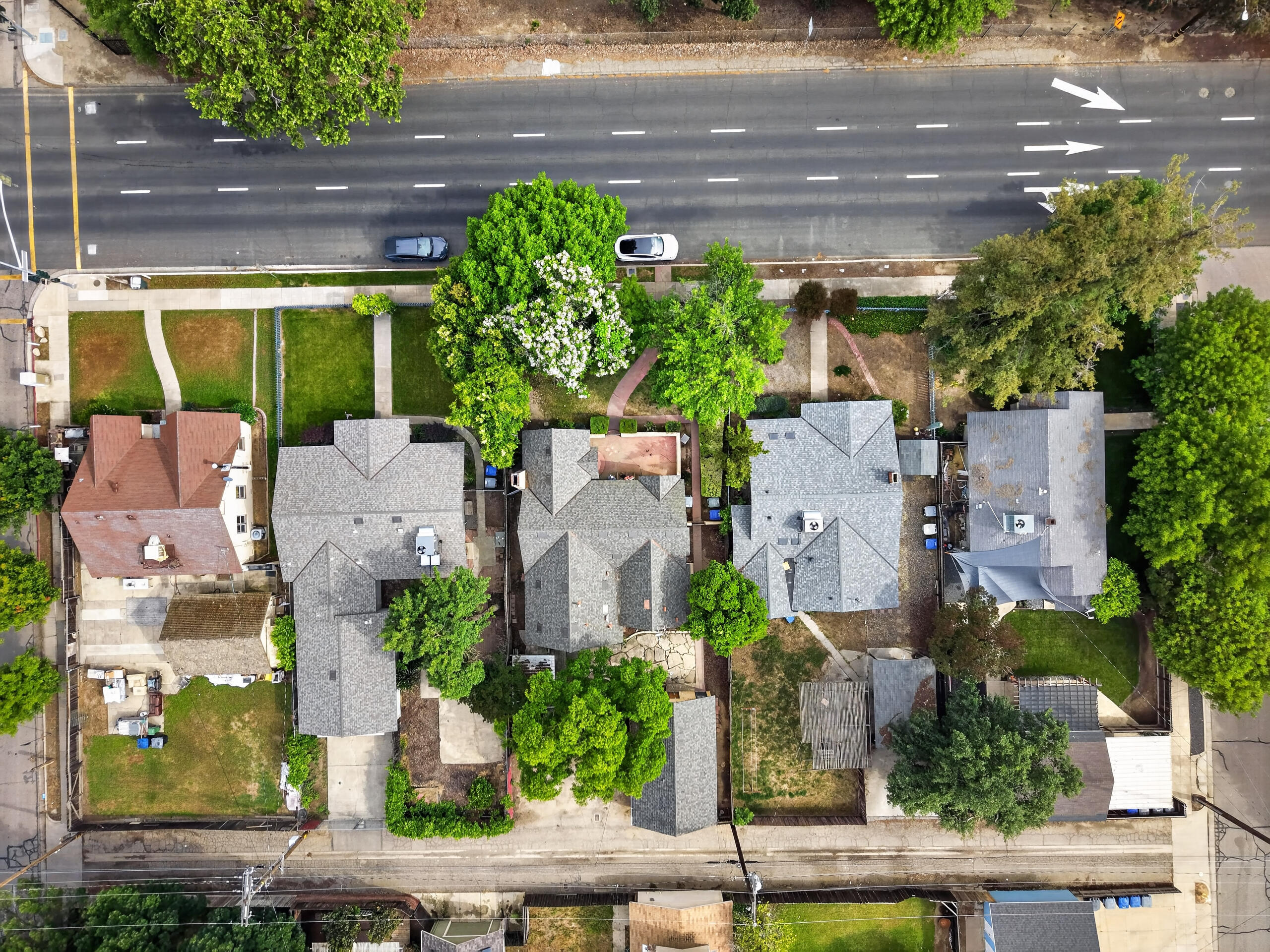 805 W Noble Ave, Visalia, CA 93277