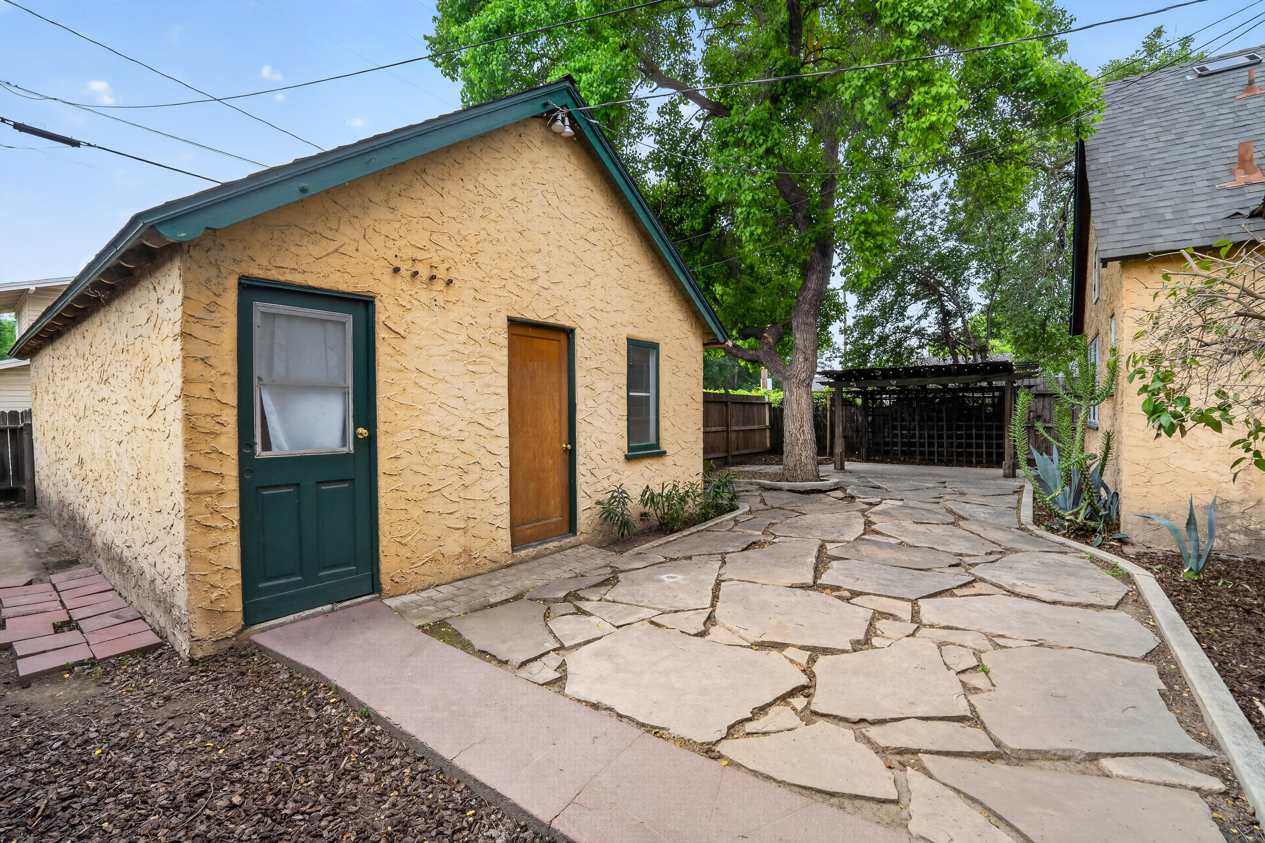 805 W Noble Ave, Visalia, CA 93277