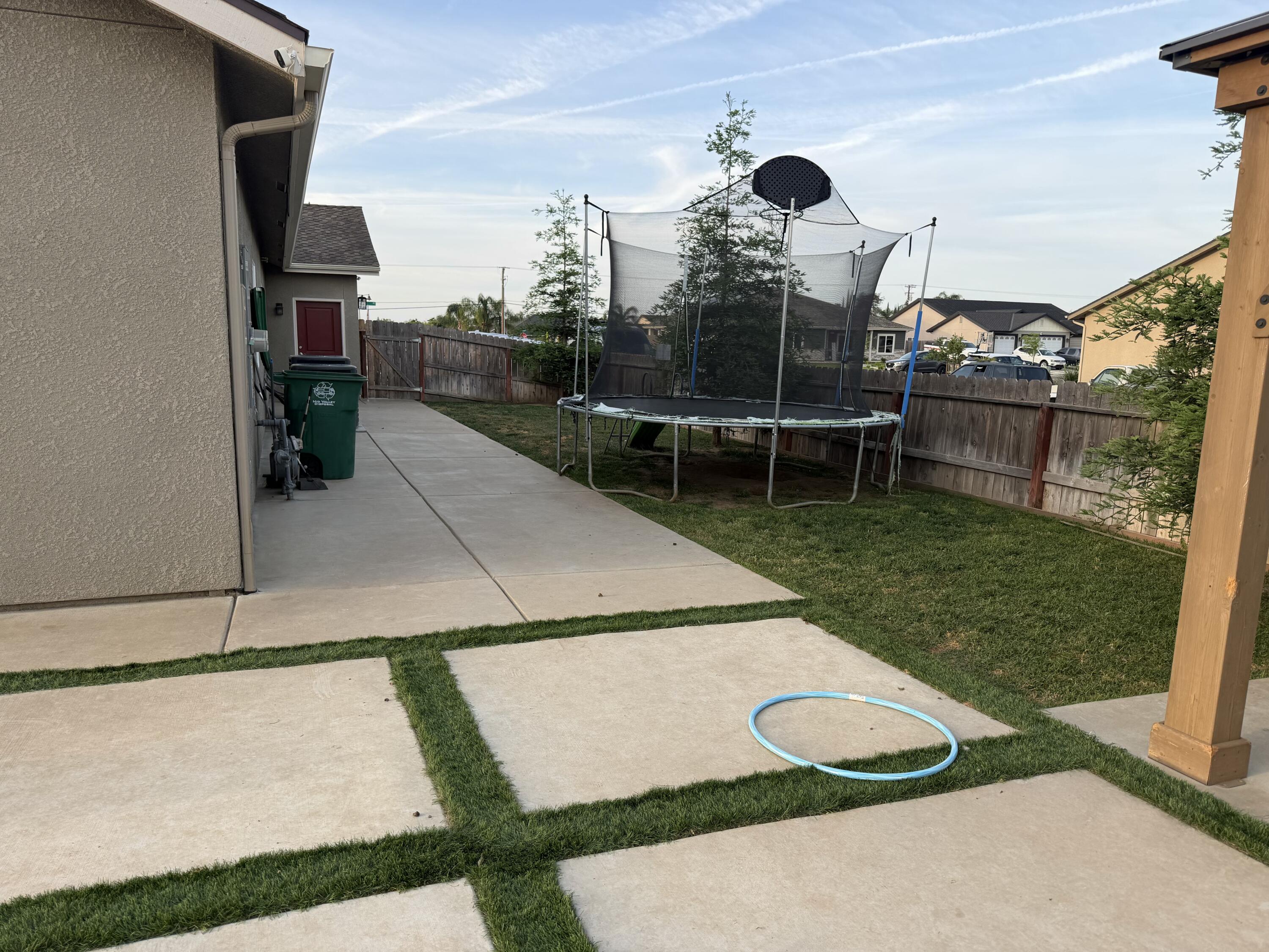 414 W Tule Ave, Woodlake, CA 93286