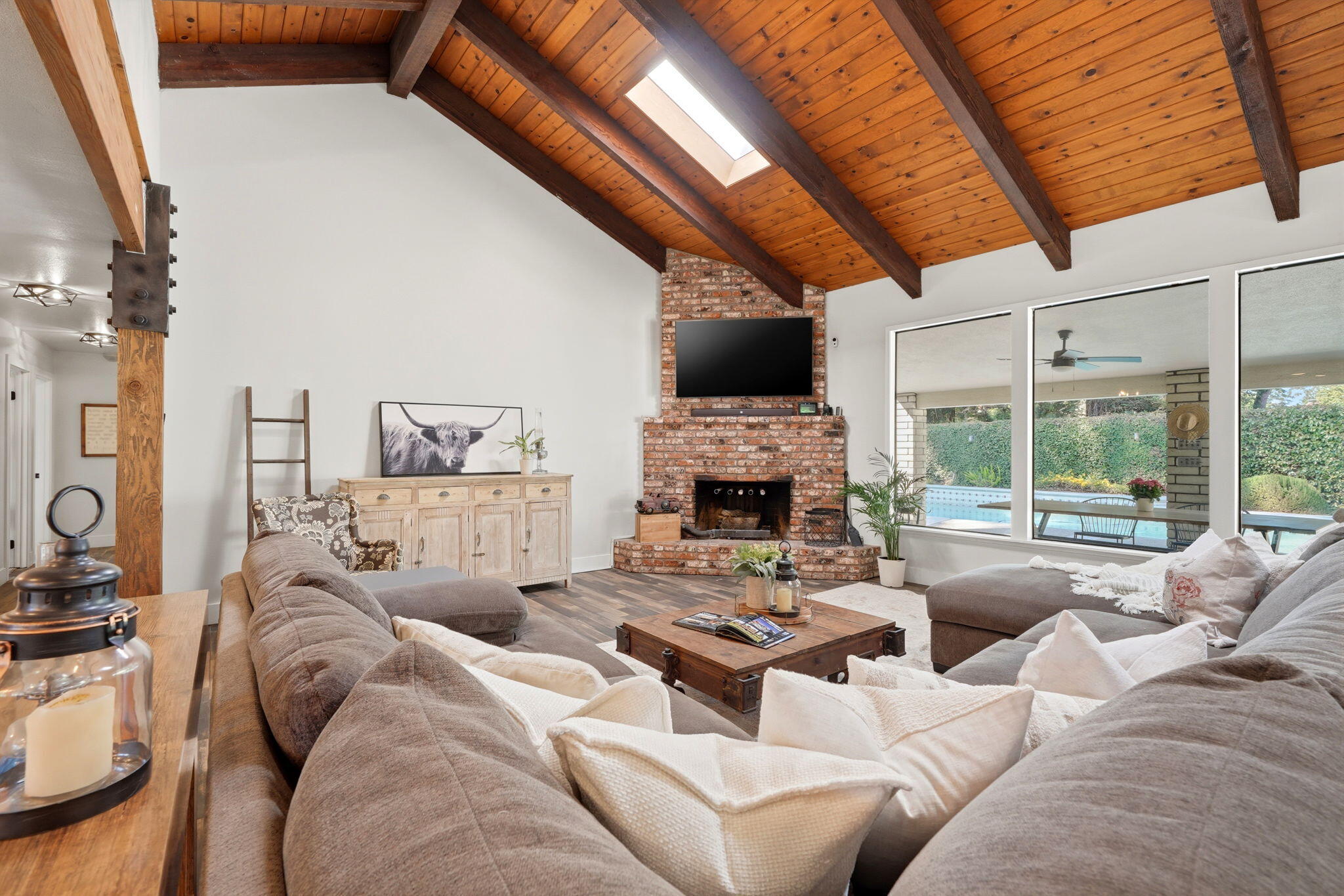 616 W Victor Ave, Visalia, CA 93277