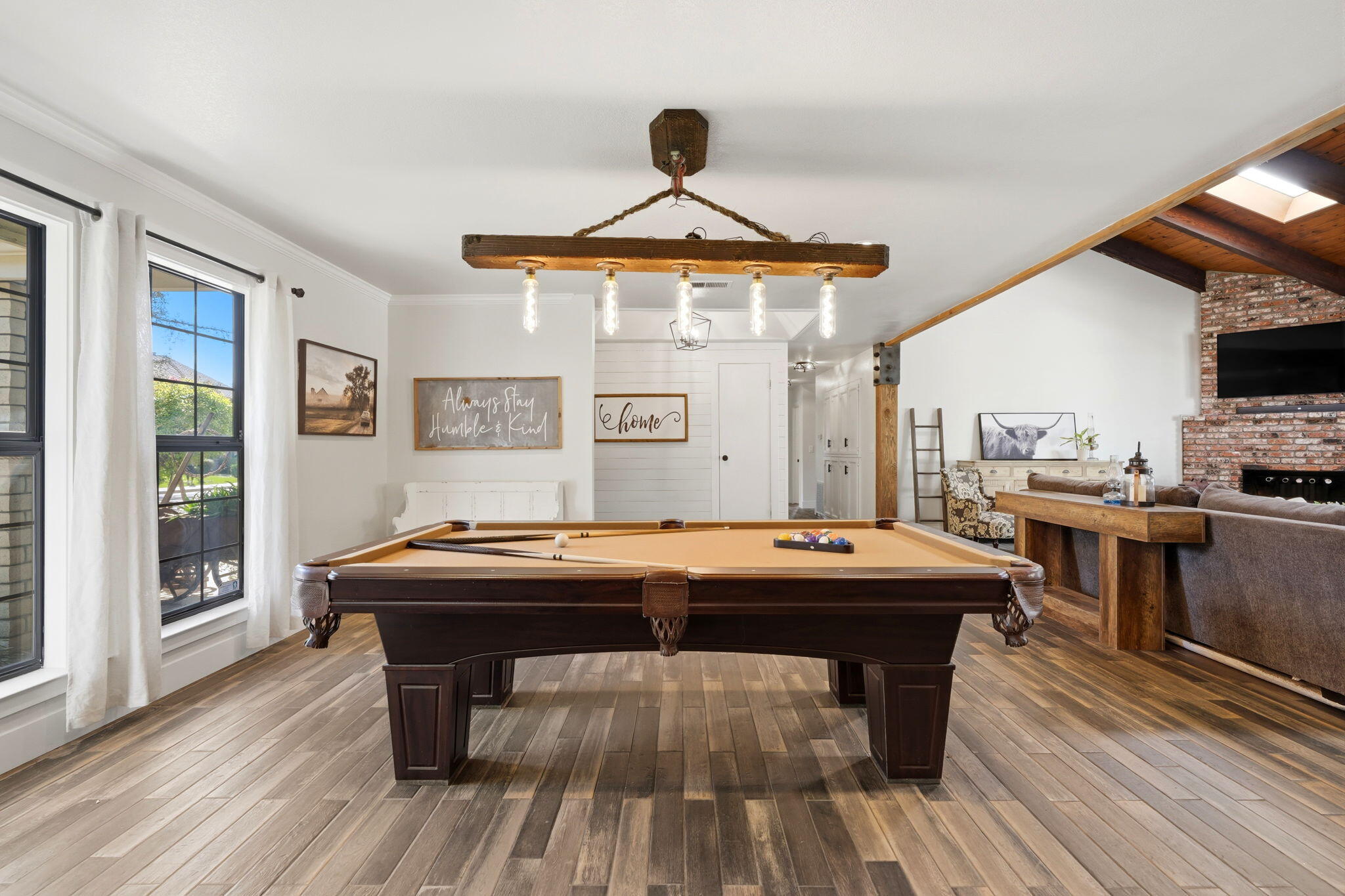 616 W Victor Ave, Visalia, CA 93277