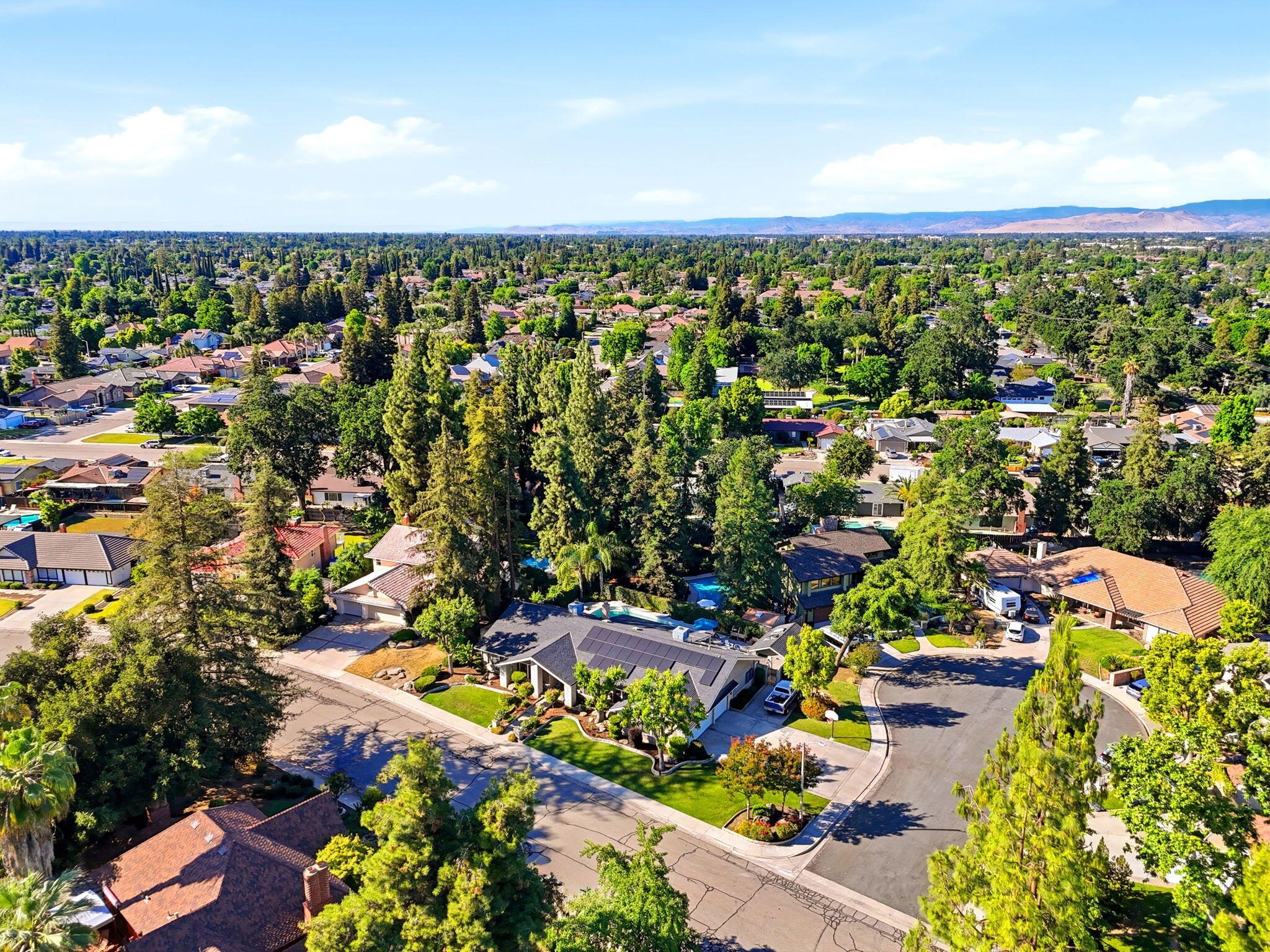 616 W Victor Ave, Visalia, CA 93277