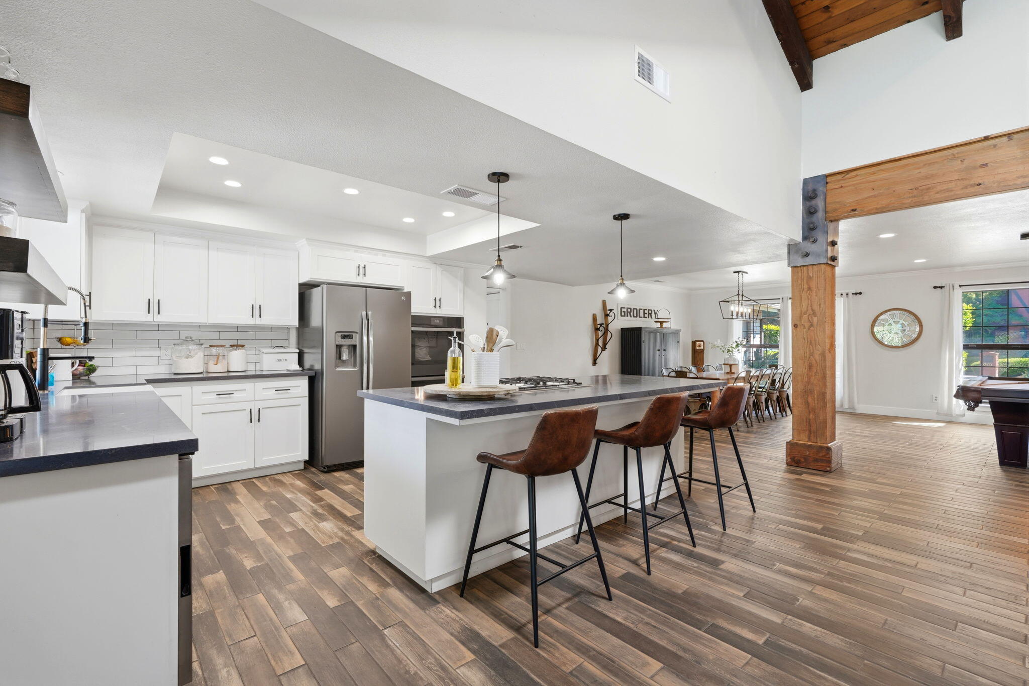 616 W Victor Ave, Visalia, CA 93277