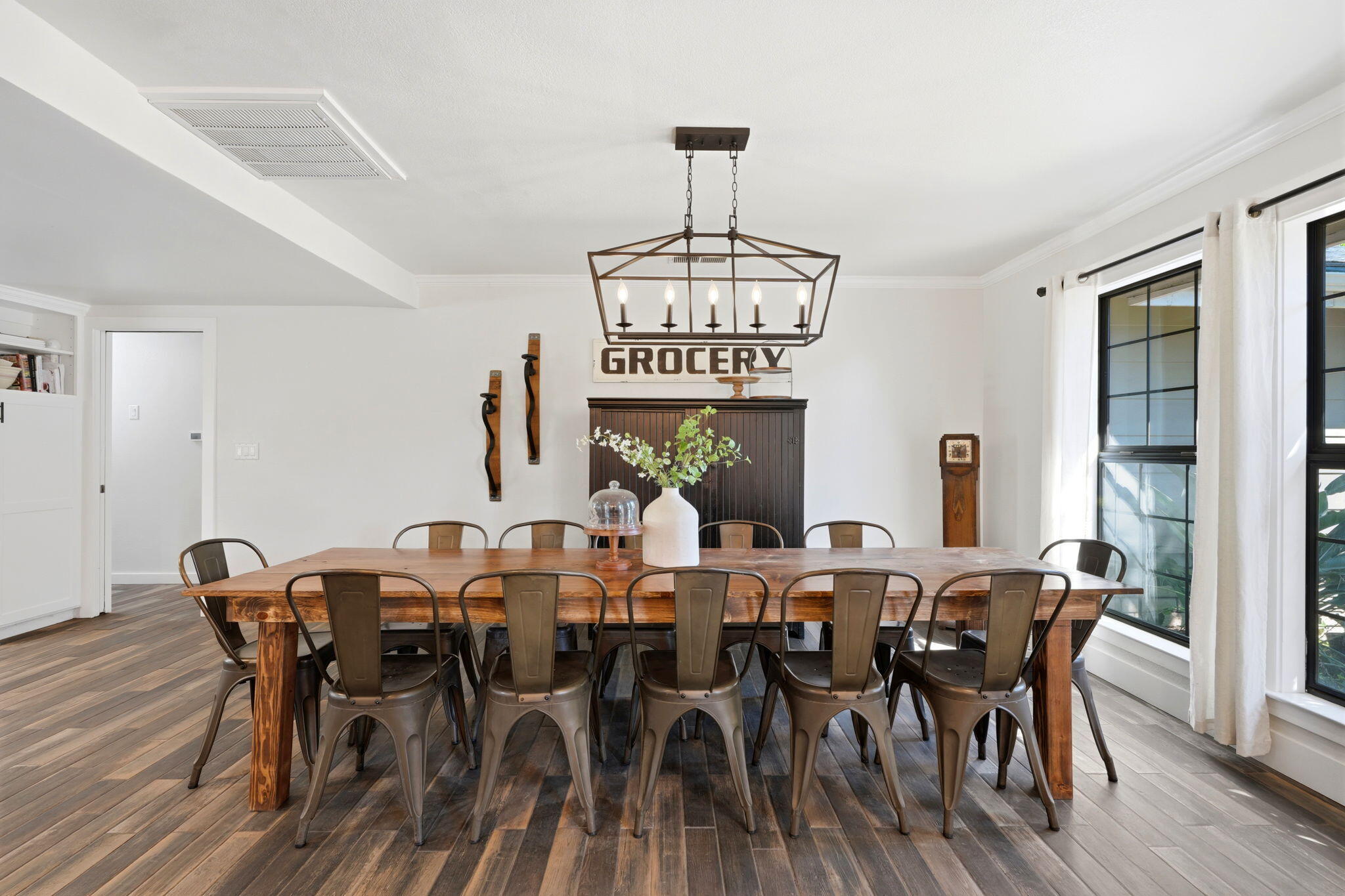 616 W Victor Ave, Visalia, CA 93277