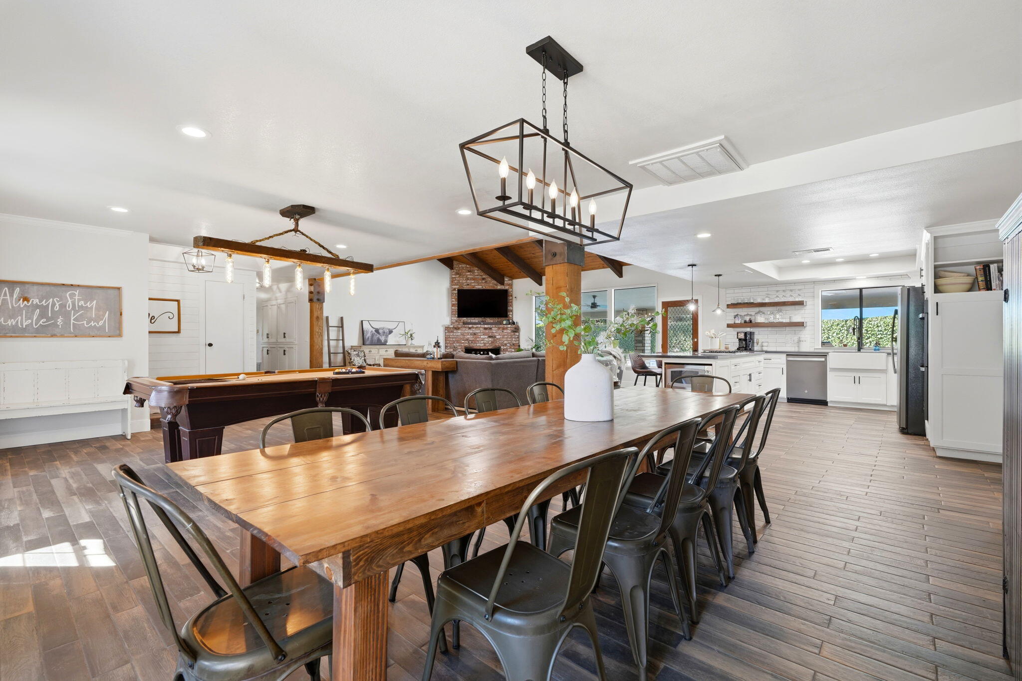 616 W Victor Ave, Visalia, CA 93277