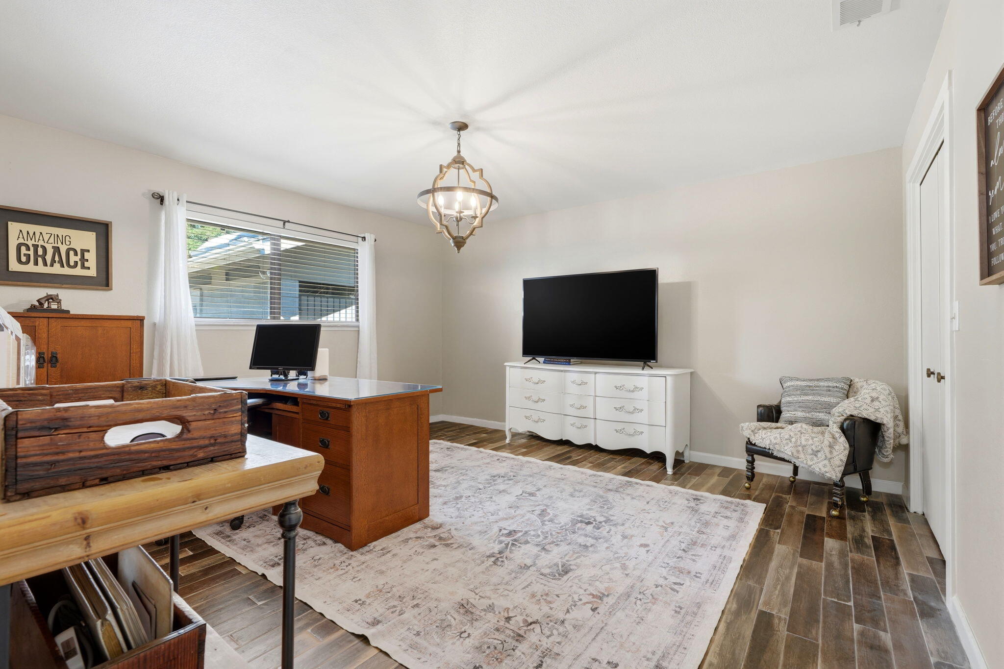 616 W Victor Ave, Visalia, CA 93277