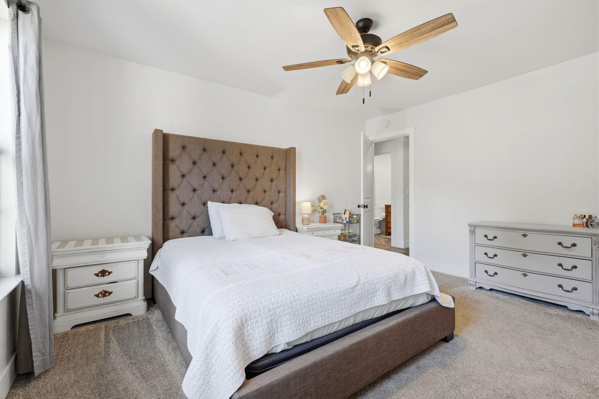 616 W Victor Ave, Visalia, CA 93277