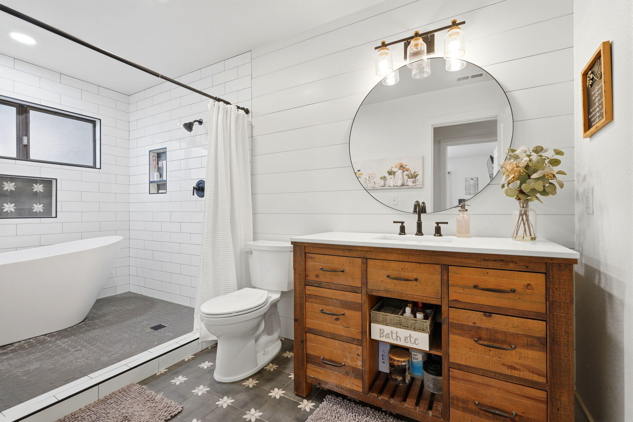 616 W Victor Ave, Visalia, CA 93277