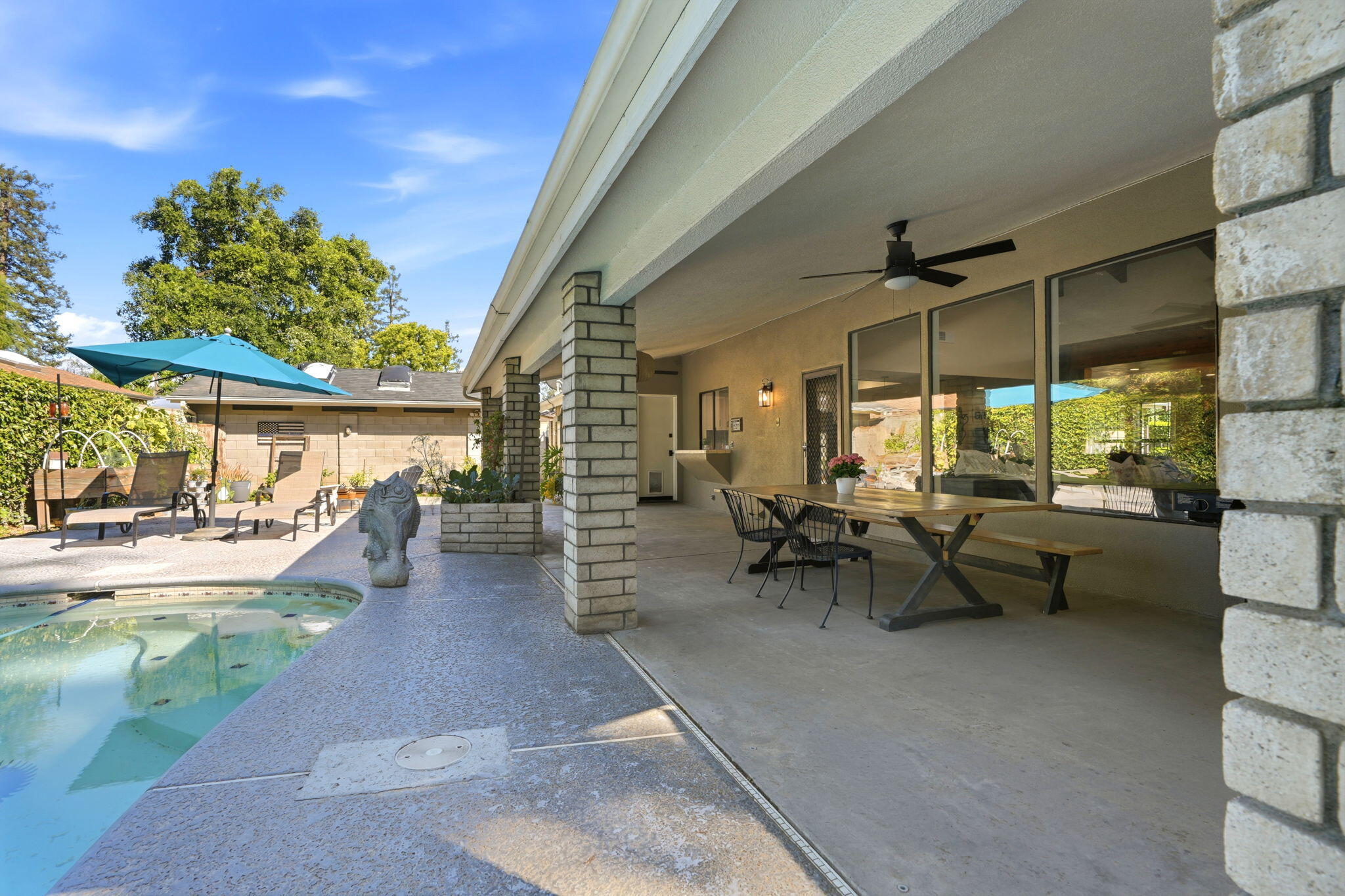 616 W Victor Ave, Visalia, CA 93277