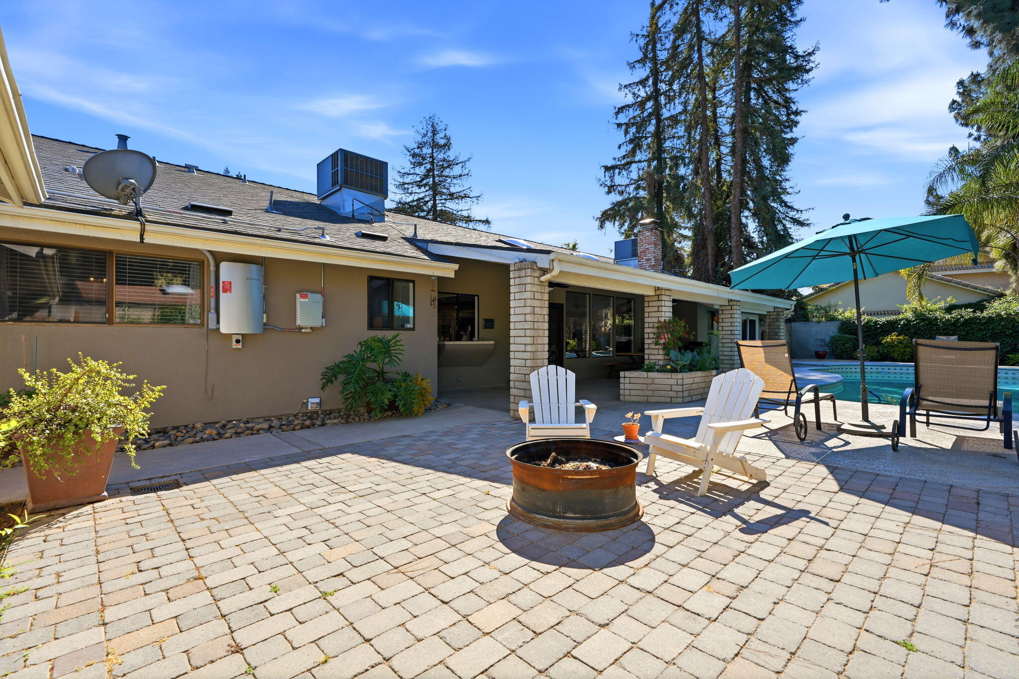 616 W Victor Ave, Visalia, CA 93277