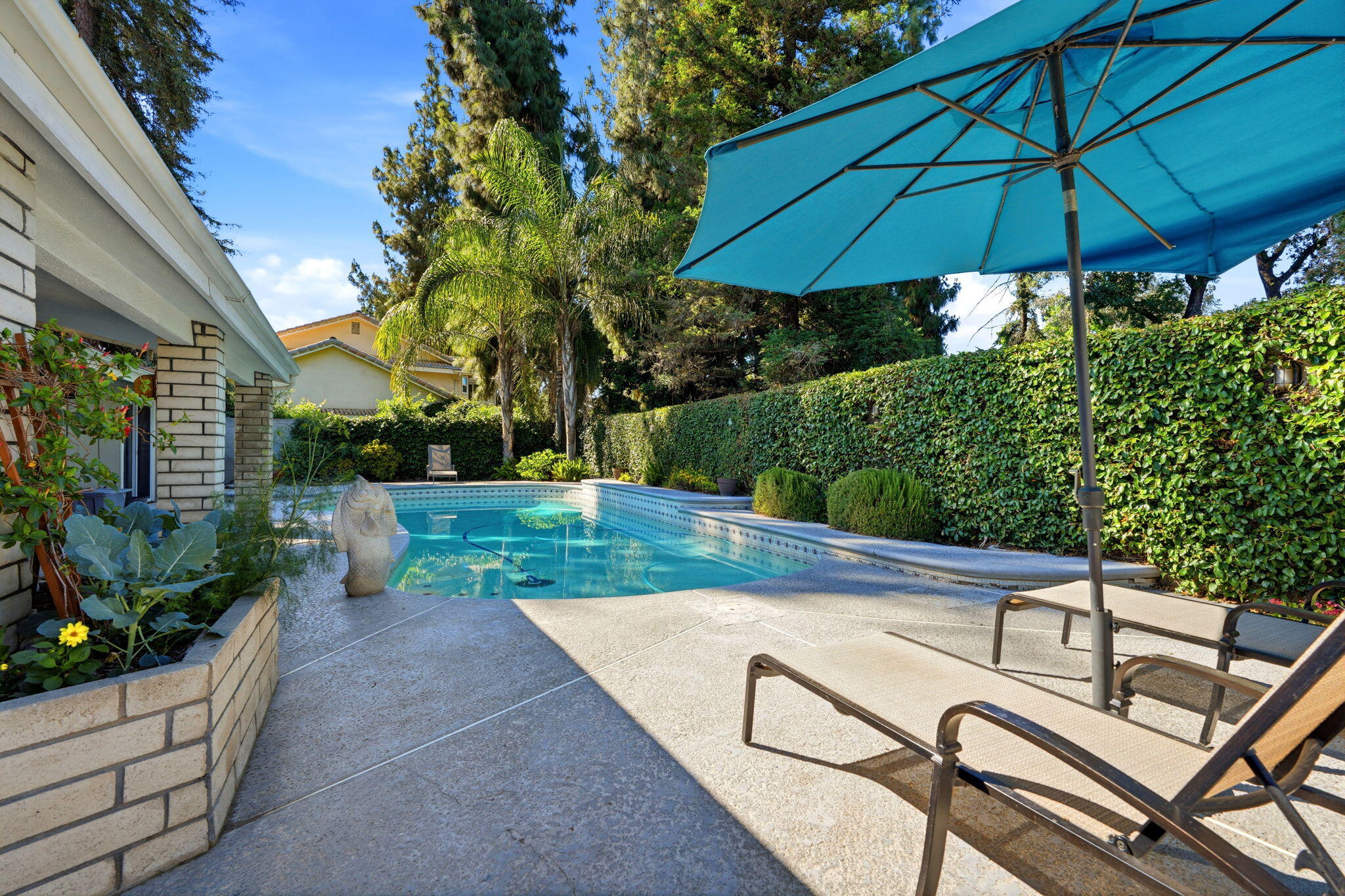 616 W Victor Ave, Visalia, CA 93277