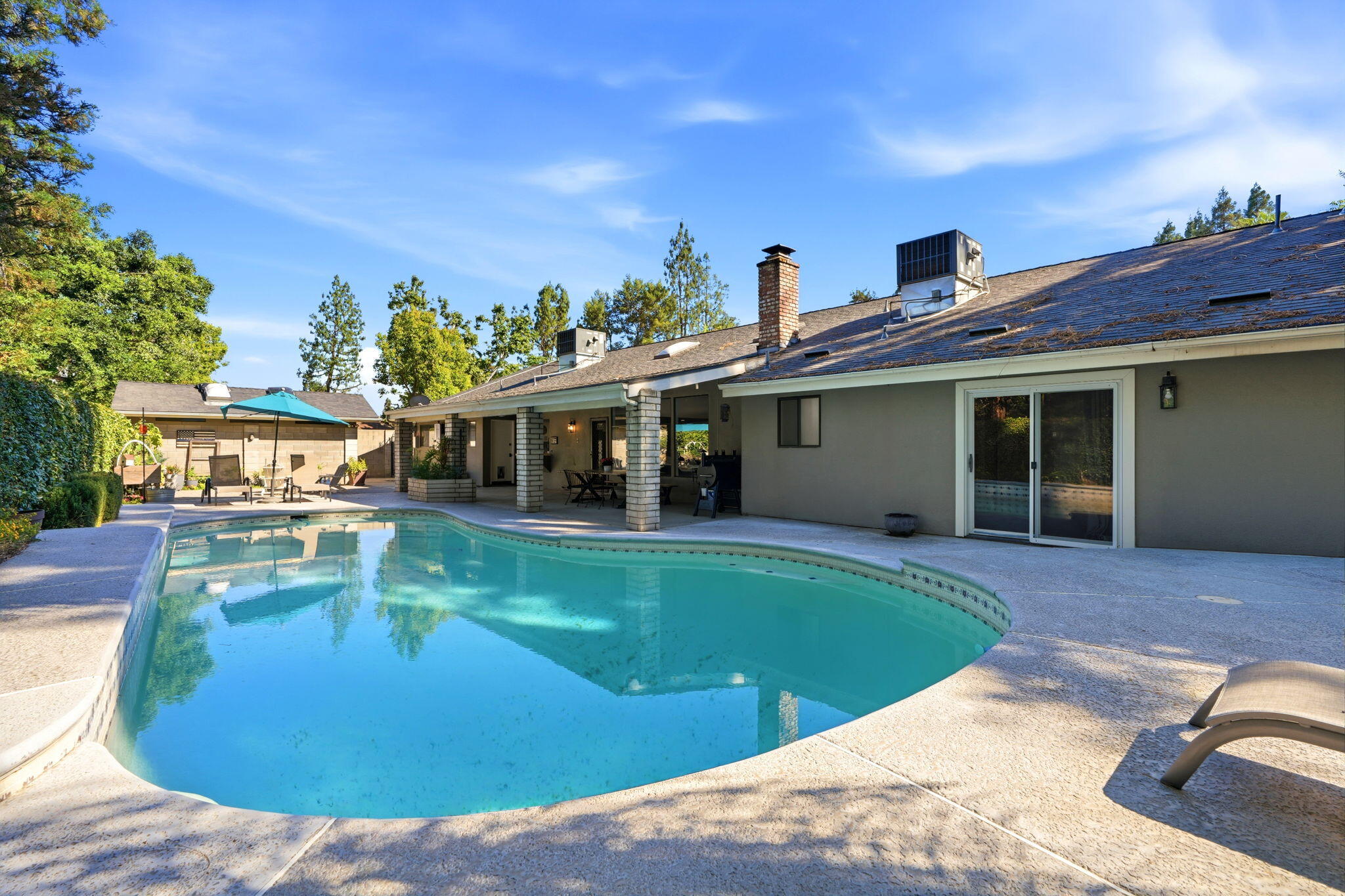 616 W Victor Ave, Visalia, CA 93277