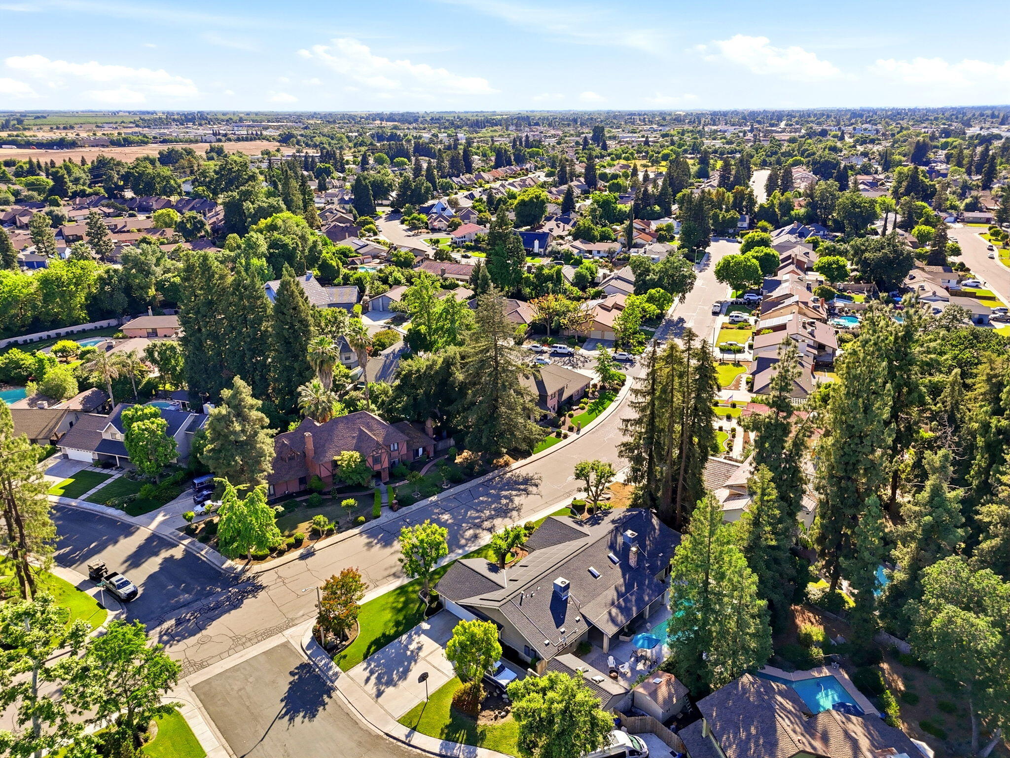 616 W Victor Ave, Visalia, CA 93277