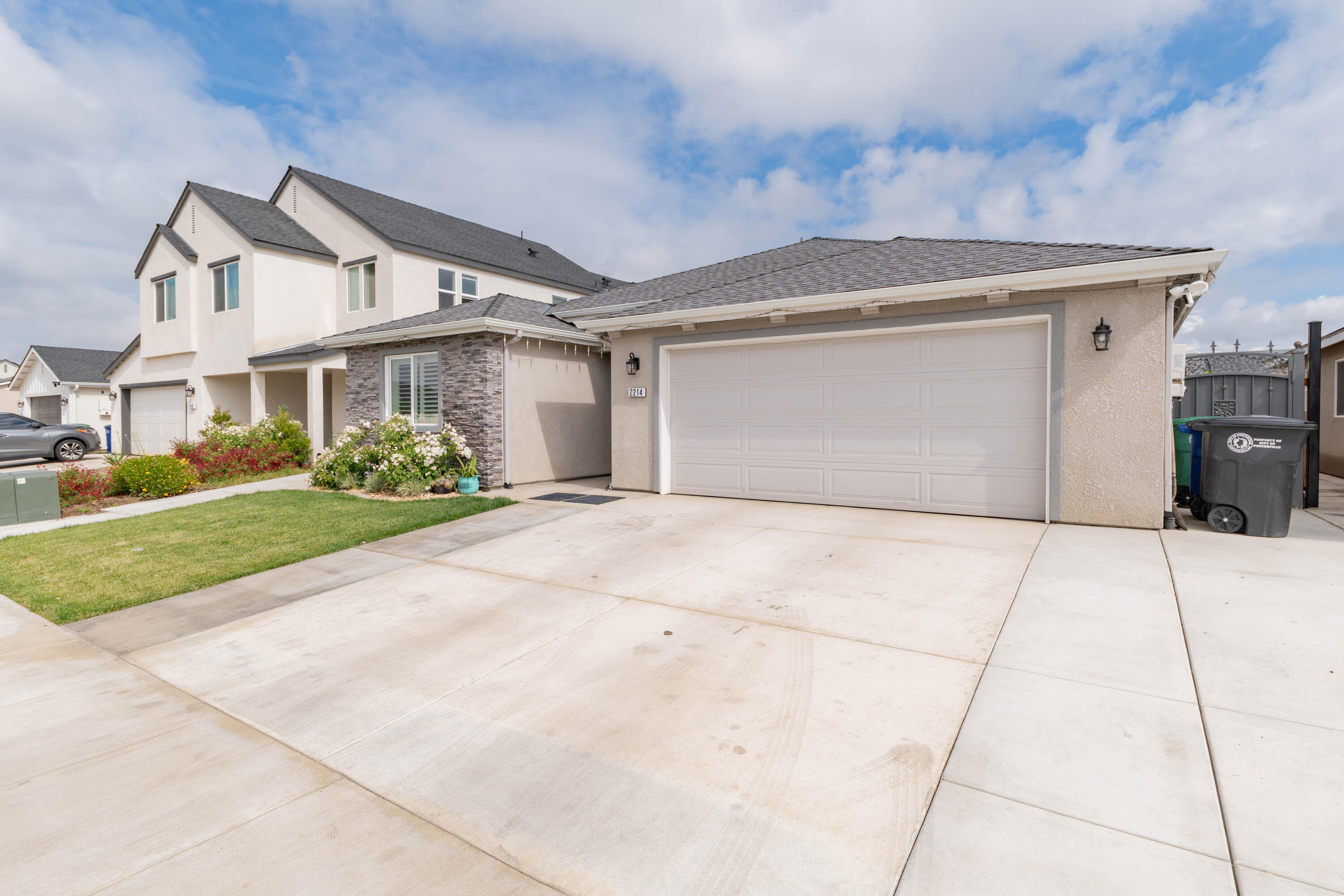 2214 W Glenn Ave, Porterville, CA 93257