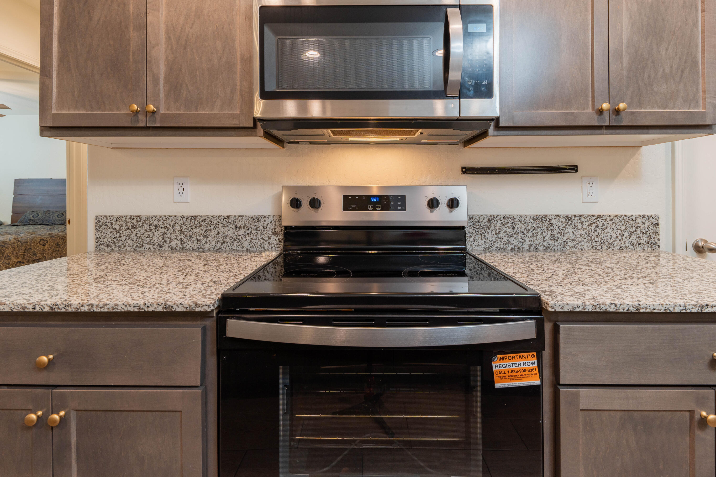 2214 W Glenn Ave, Porterville, CA 93257