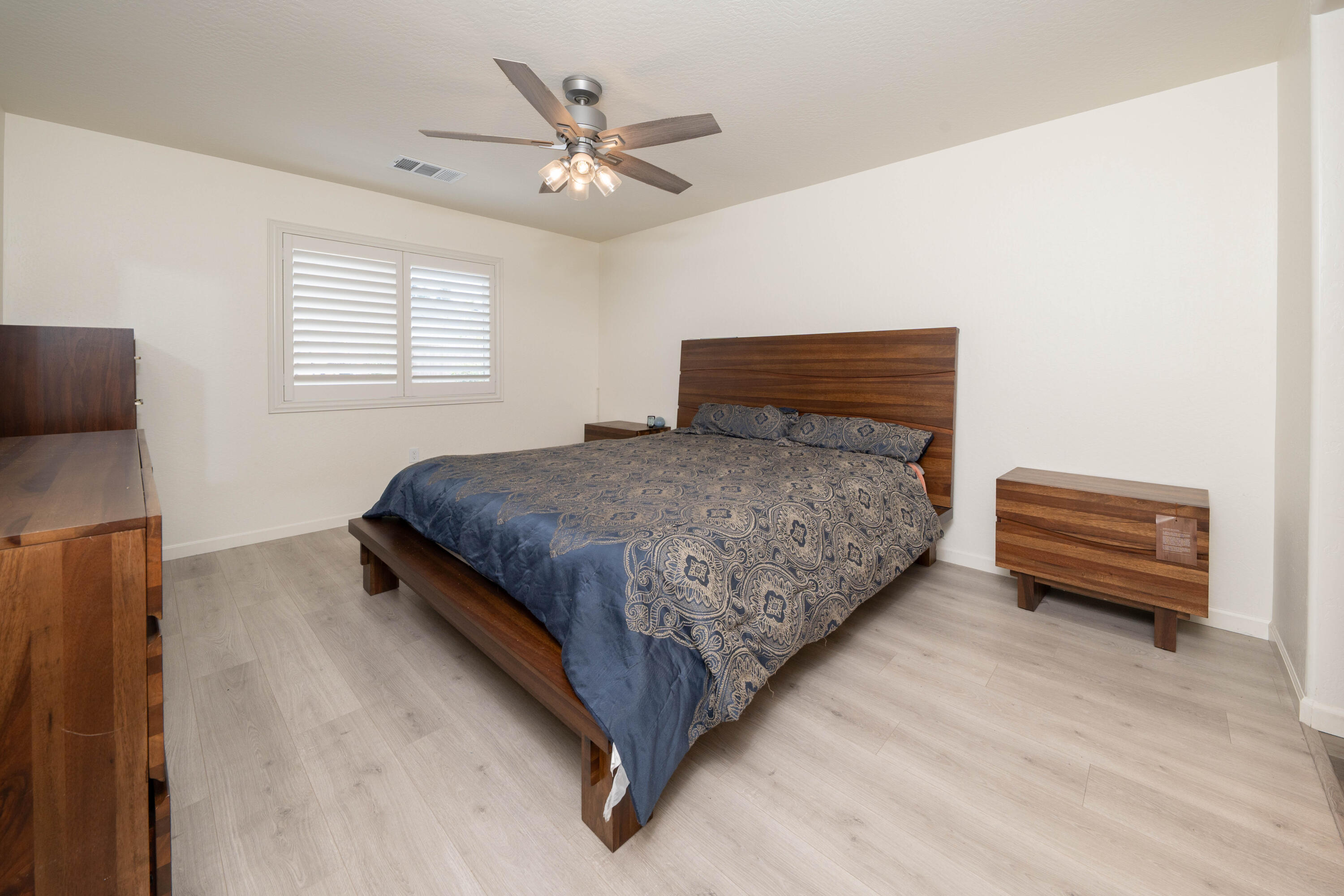 2214 W Glenn Ave, Porterville, CA 93257