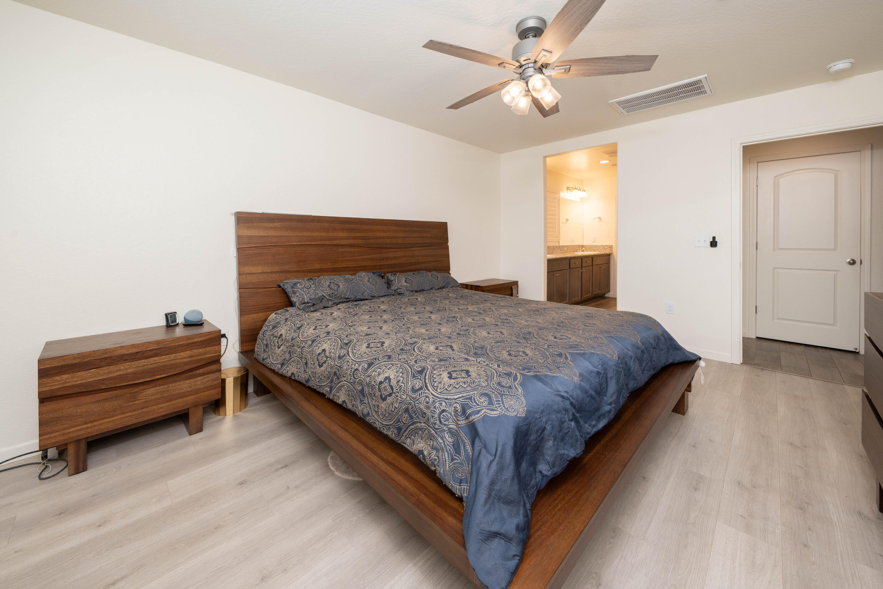 2214 W Glenn Ave, Porterville, CA 93257