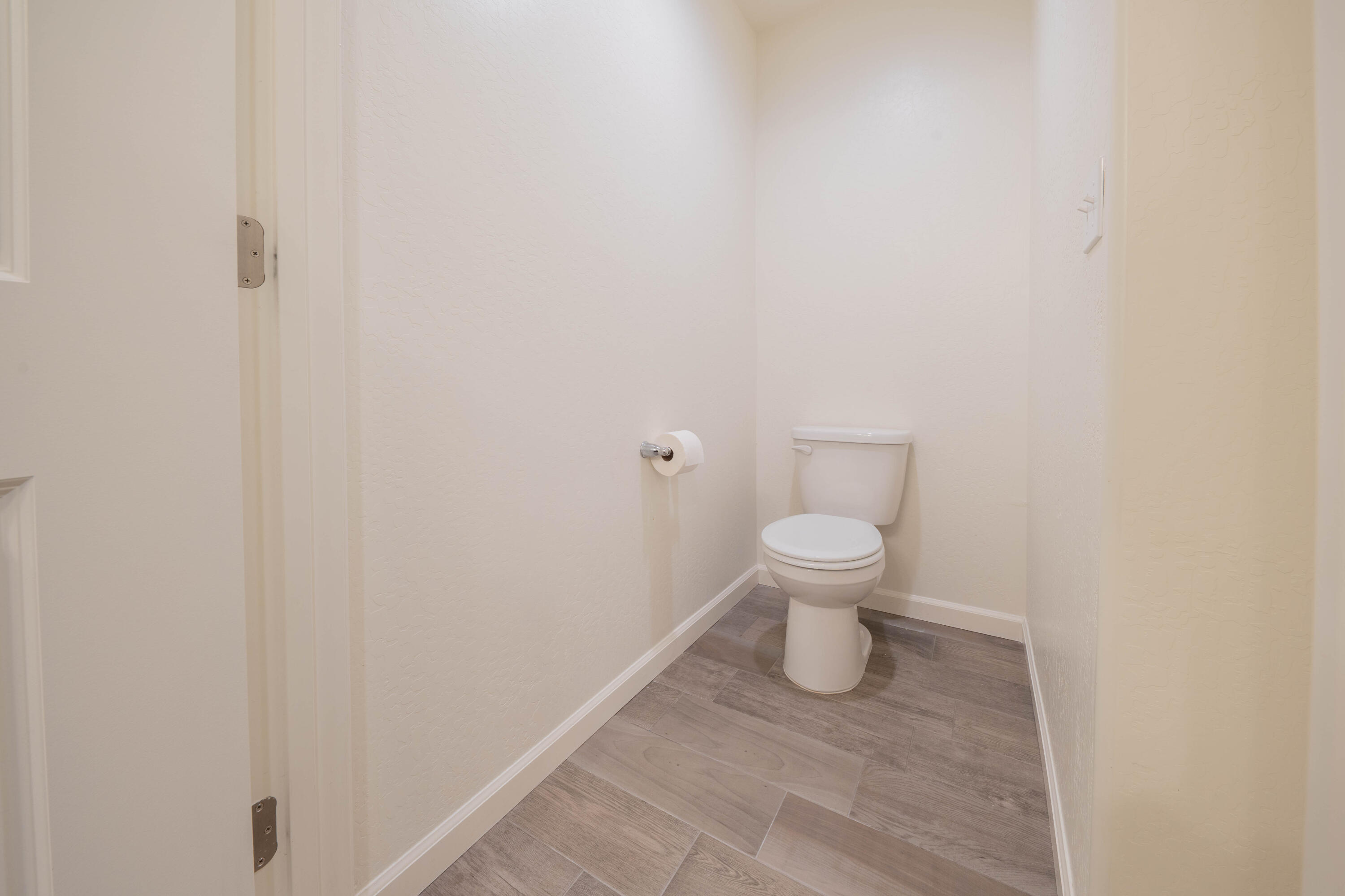 2214 W Glenn Ave, Porterville, CA 93257