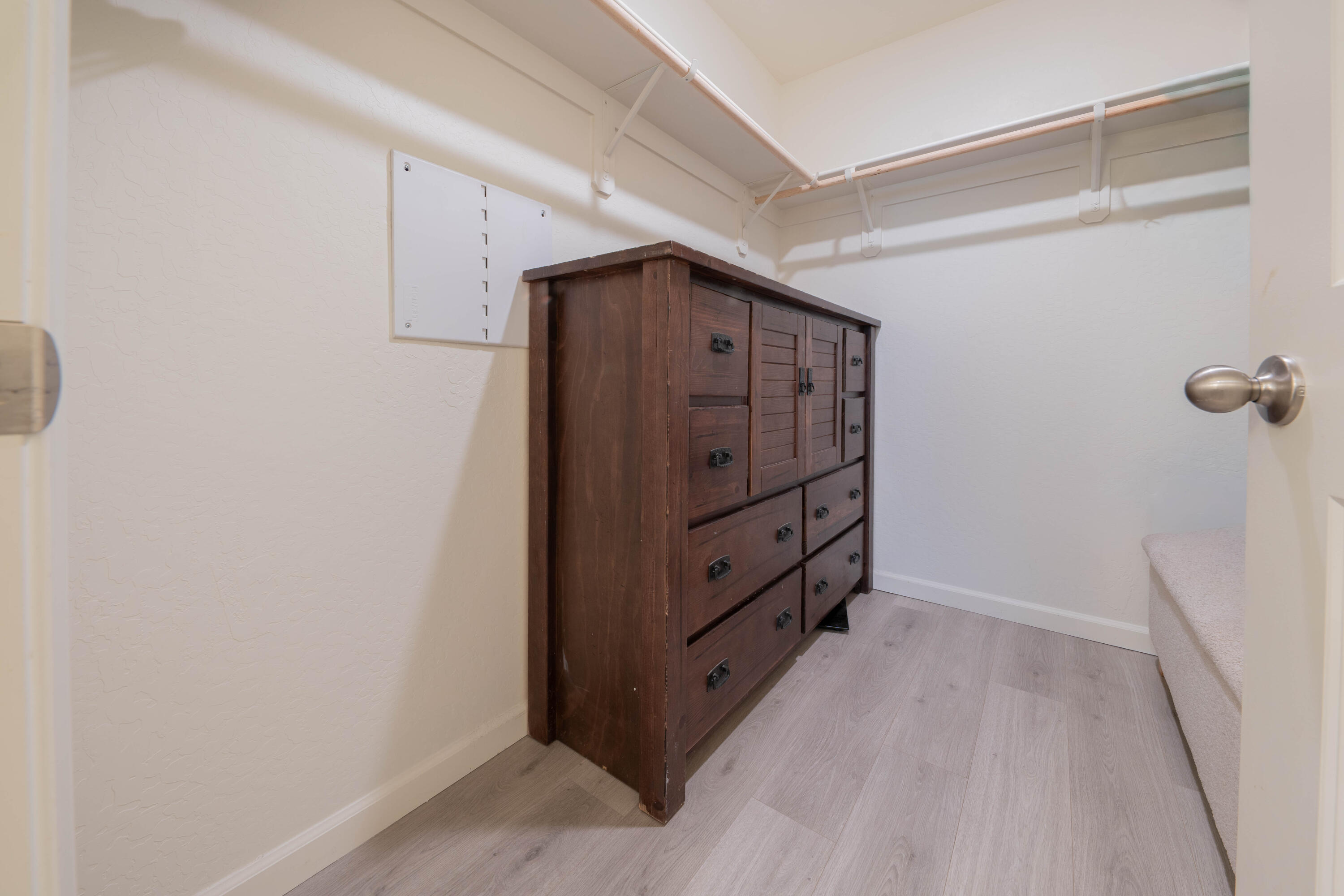 2214 W Glenn Ave, Porterville, CA 93257