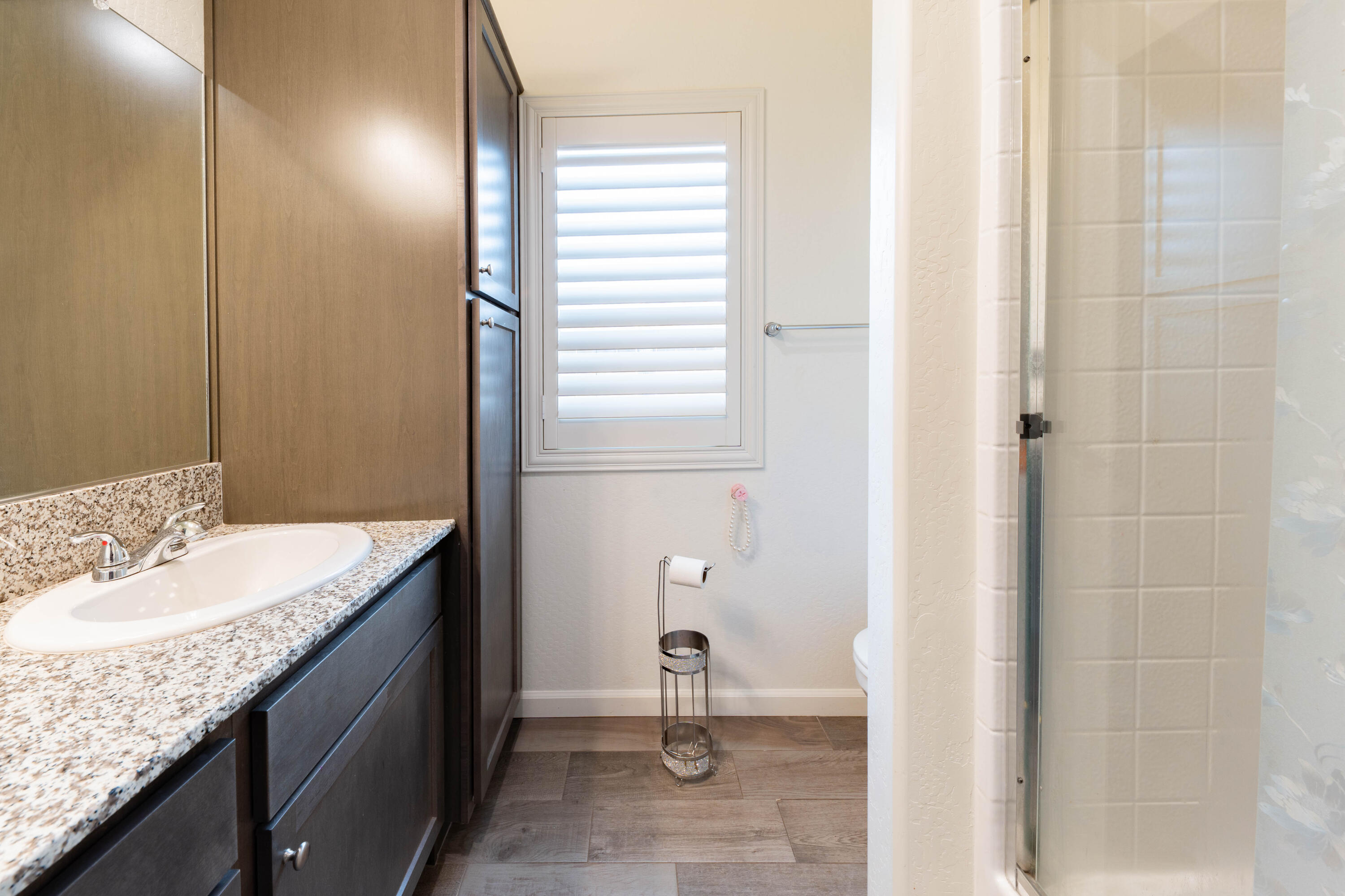 2214 W Glenn Ave, Porterville, CA 93257