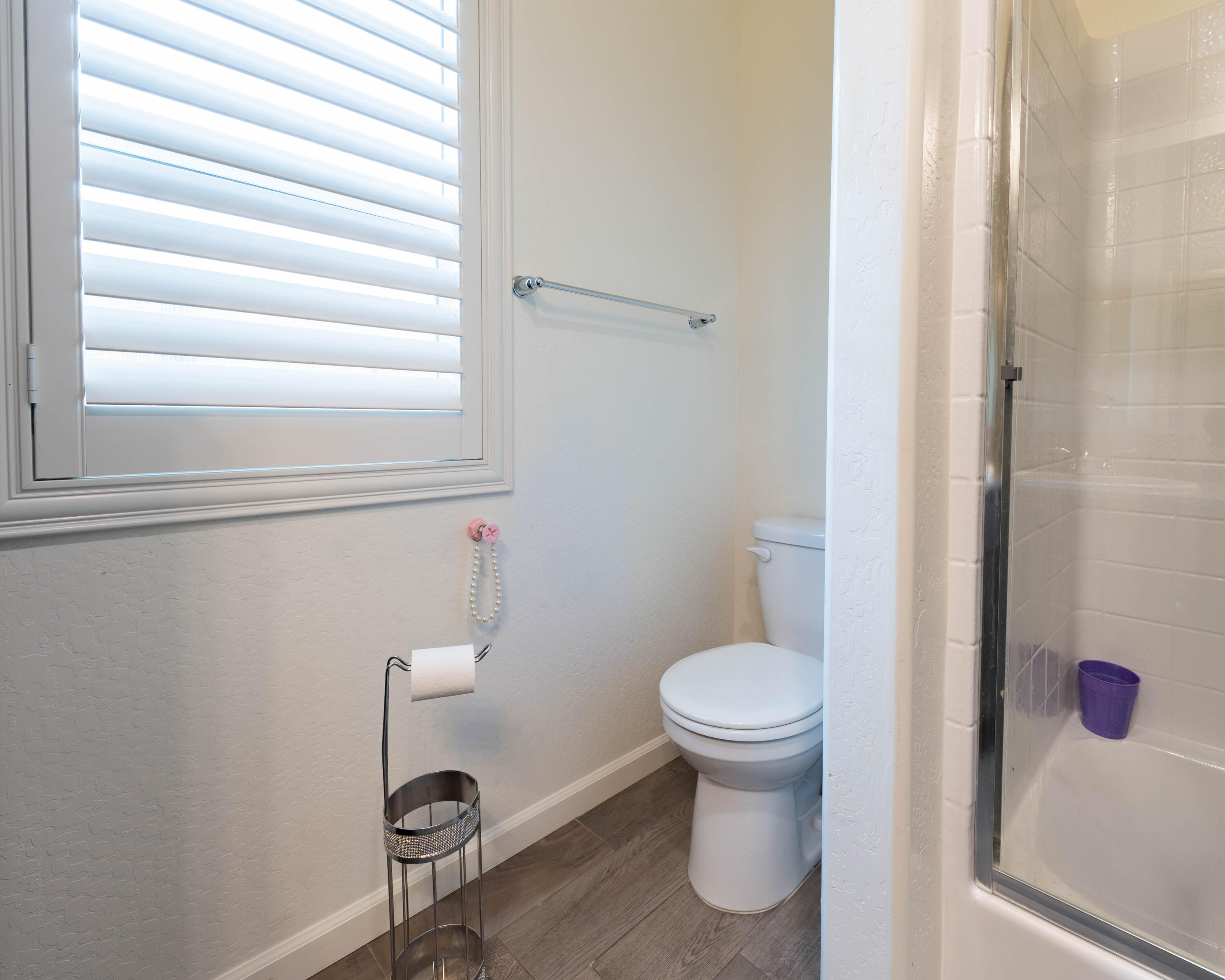 2214 W Glenn Ave, Porterville, CA 93257