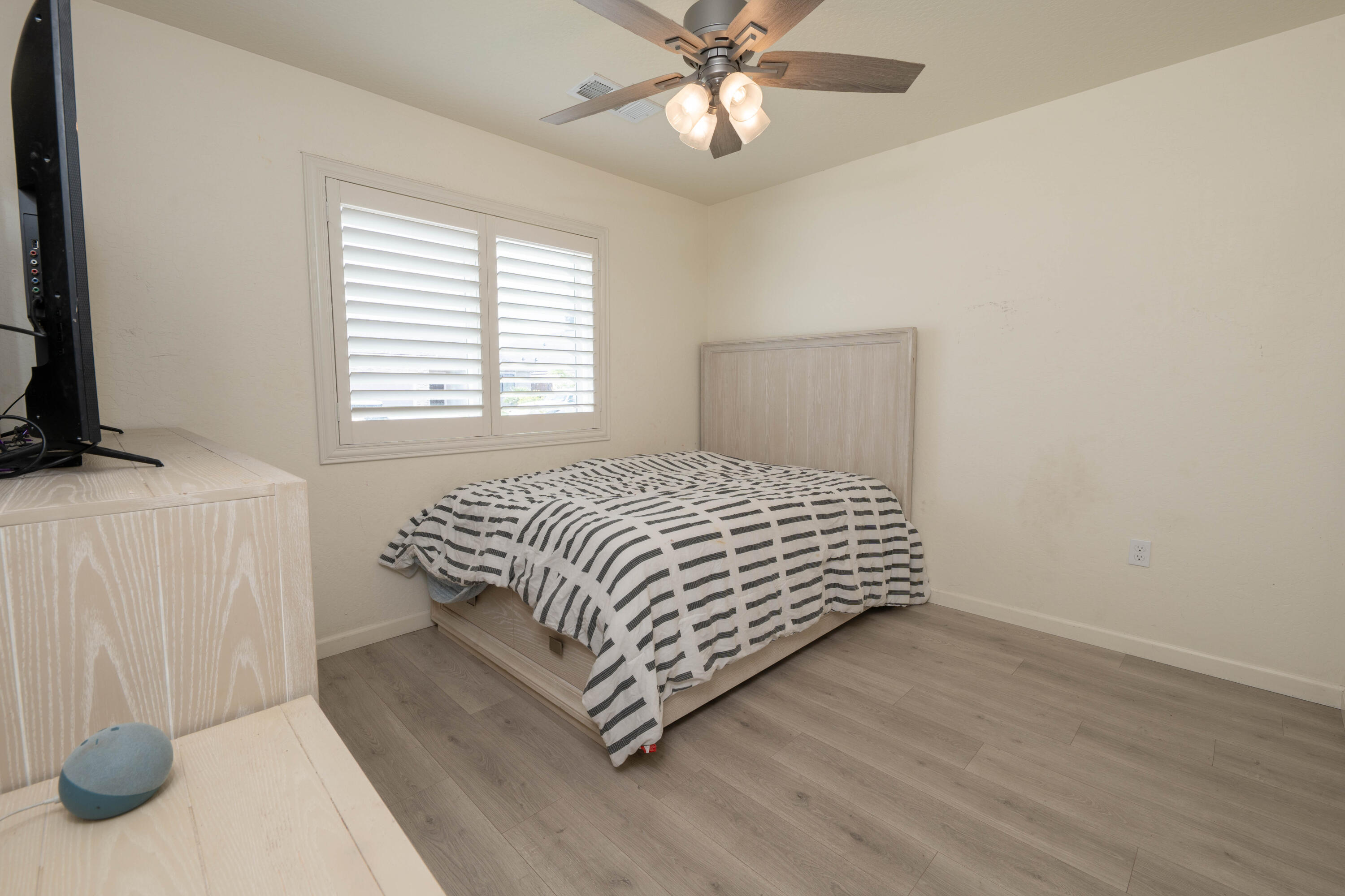 2214 W Glenn Ave, Porterville, CA 93257