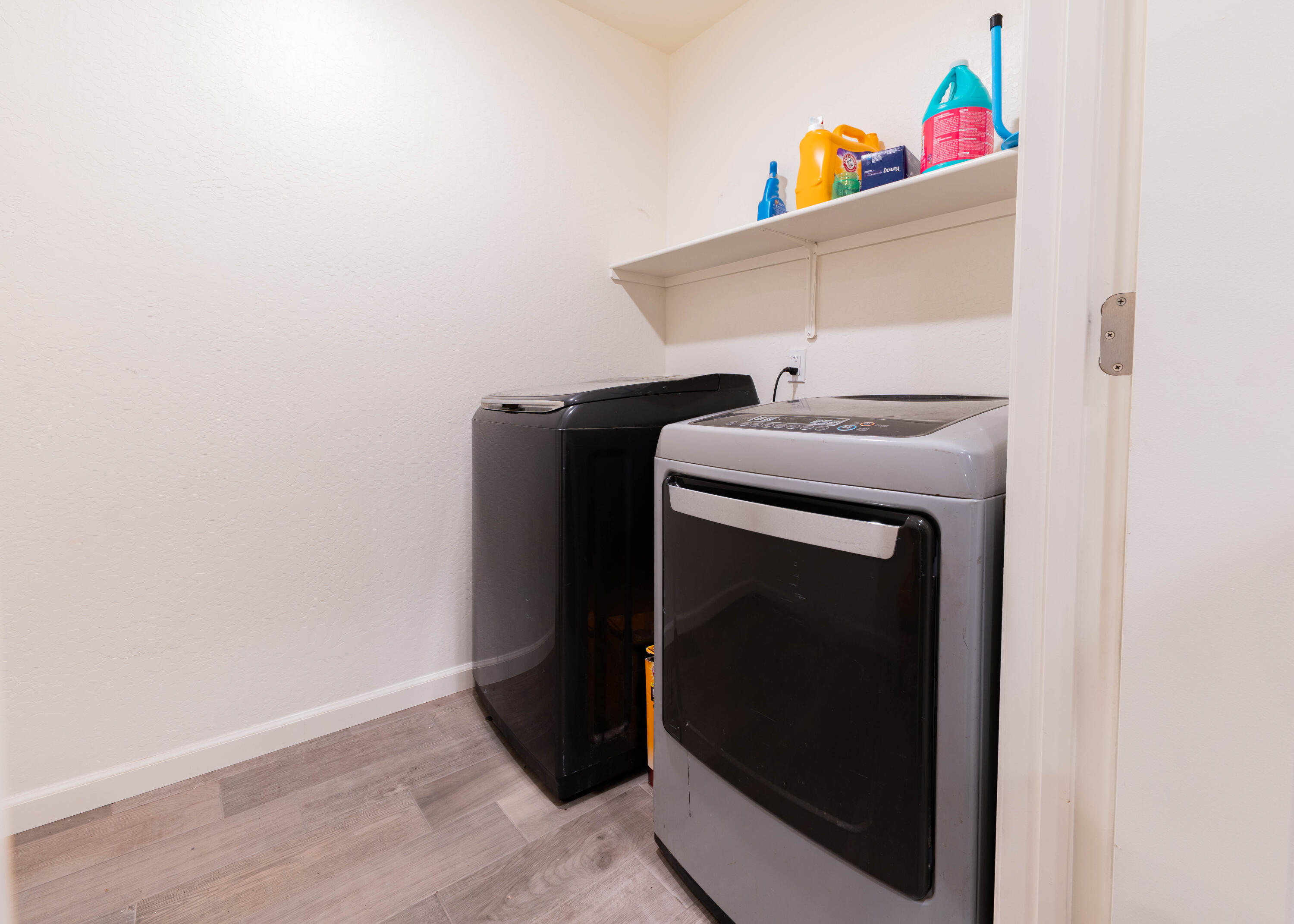 2214 W Glenn Ave, Porterville, CA 93257