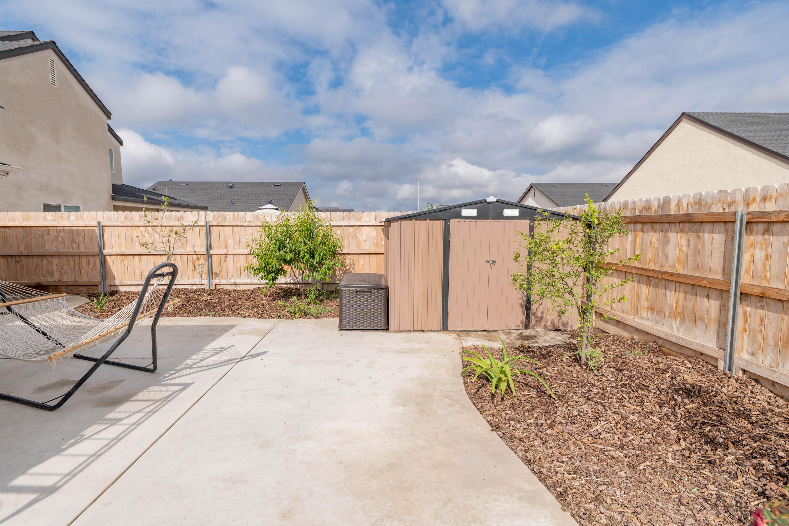 2214 W Glenn Ave, Porterville, CA 93257