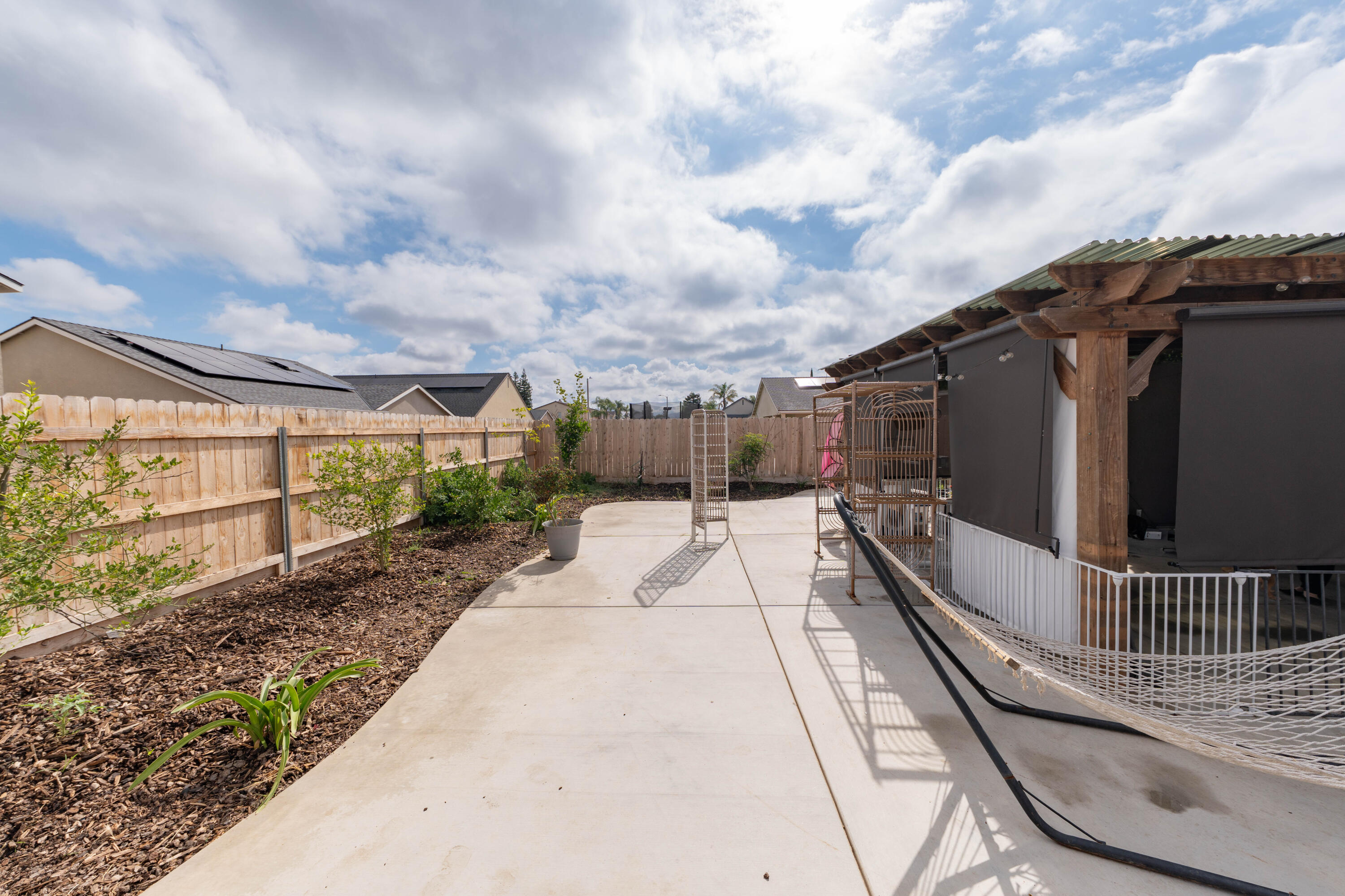 2214 W Glenn Ave, Porterville, CA 93257