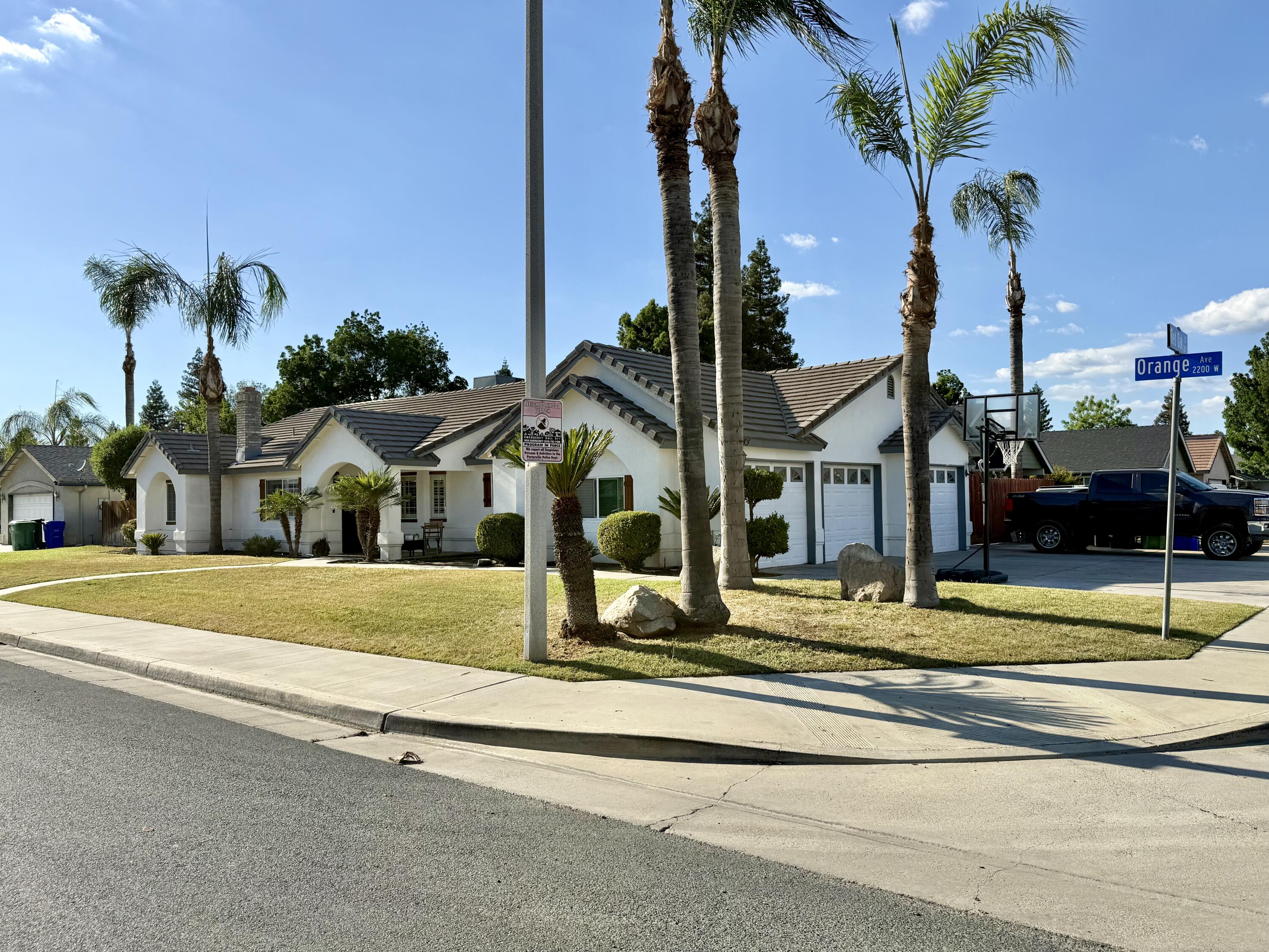 285 S Red Oak St, Porterville, CA 93257