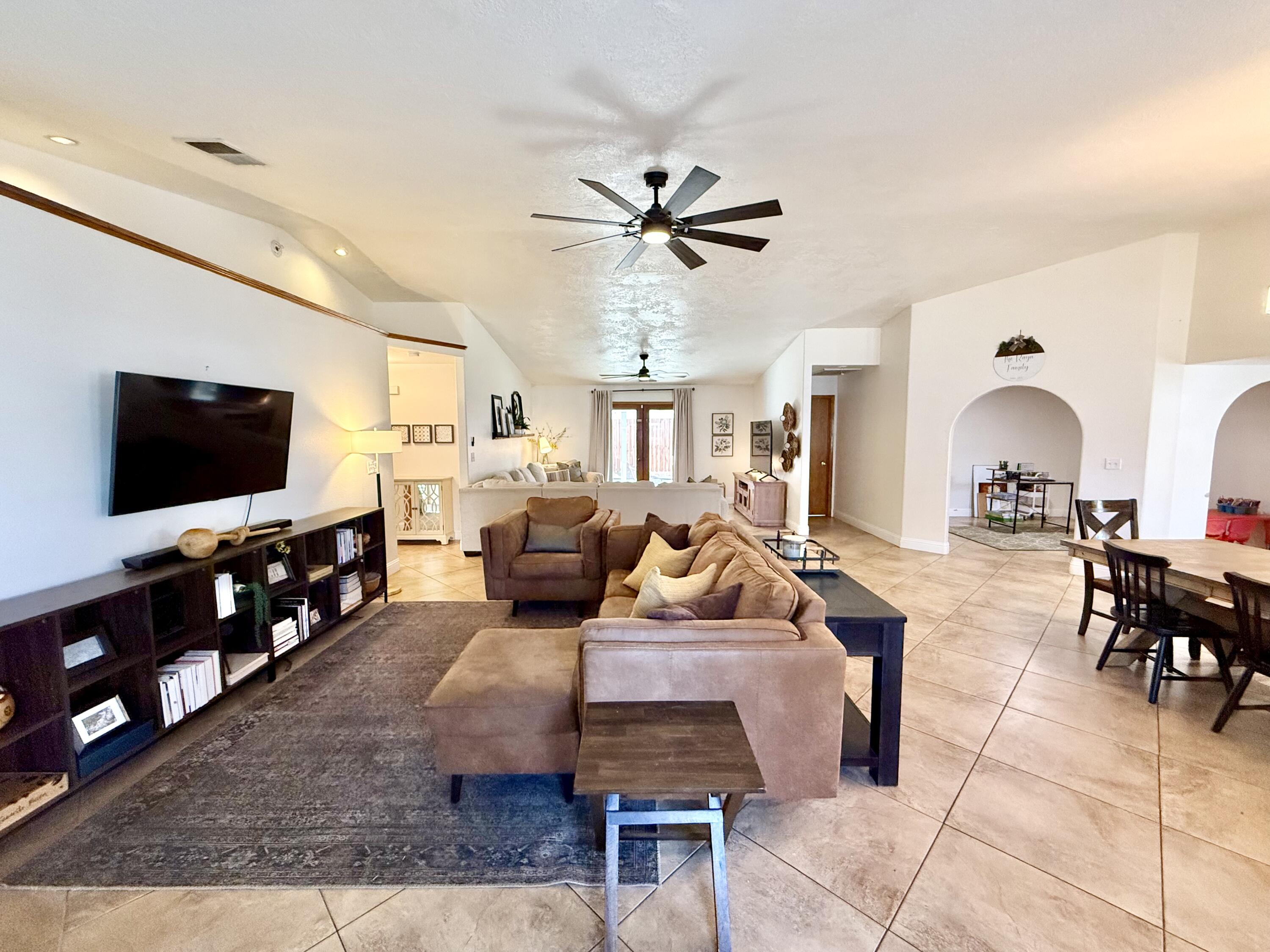 285 S Red Oak St, Porterville, CA 93257