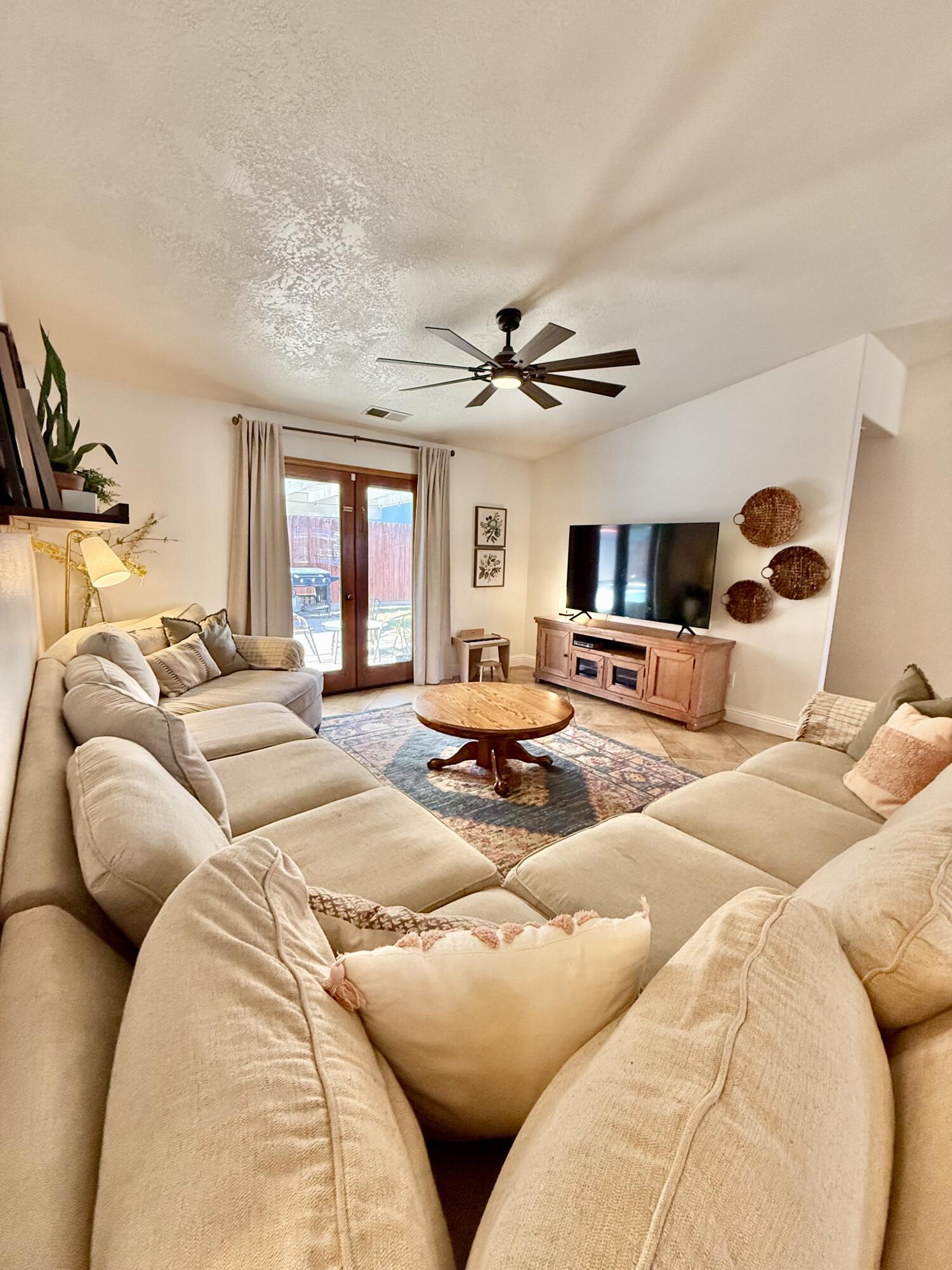 285 S Red Oak St, Porterville, CA 93257