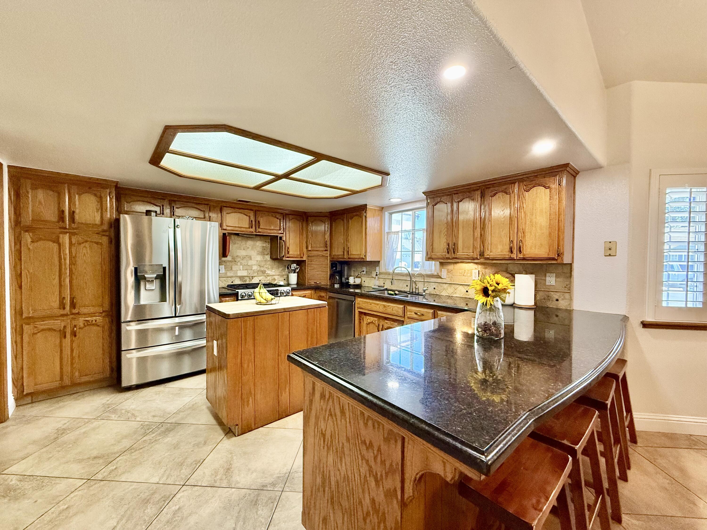 285 S Red Oak St, Porterville, CA 93257