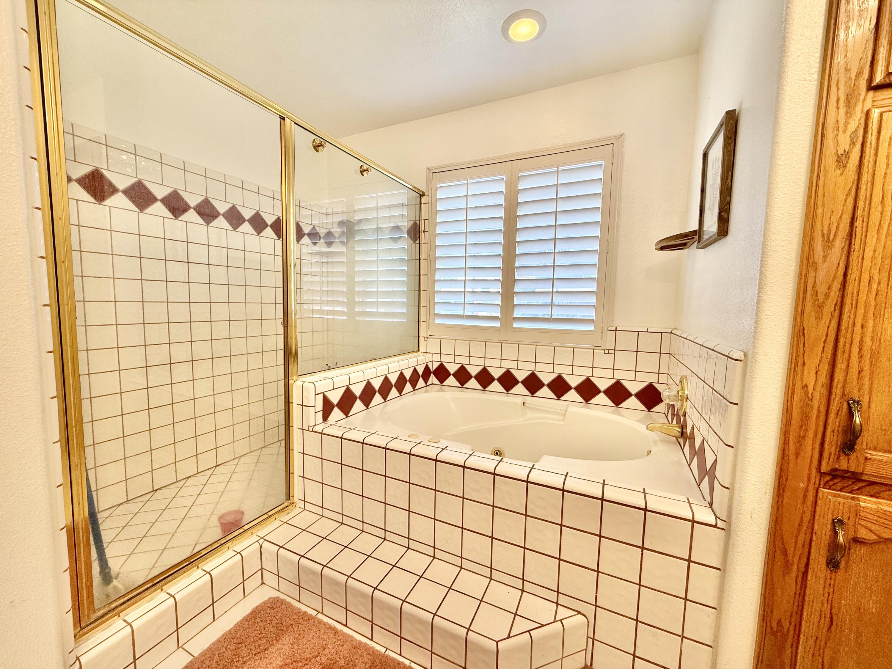 285 S Red Oak St, Porterville, CA 93257