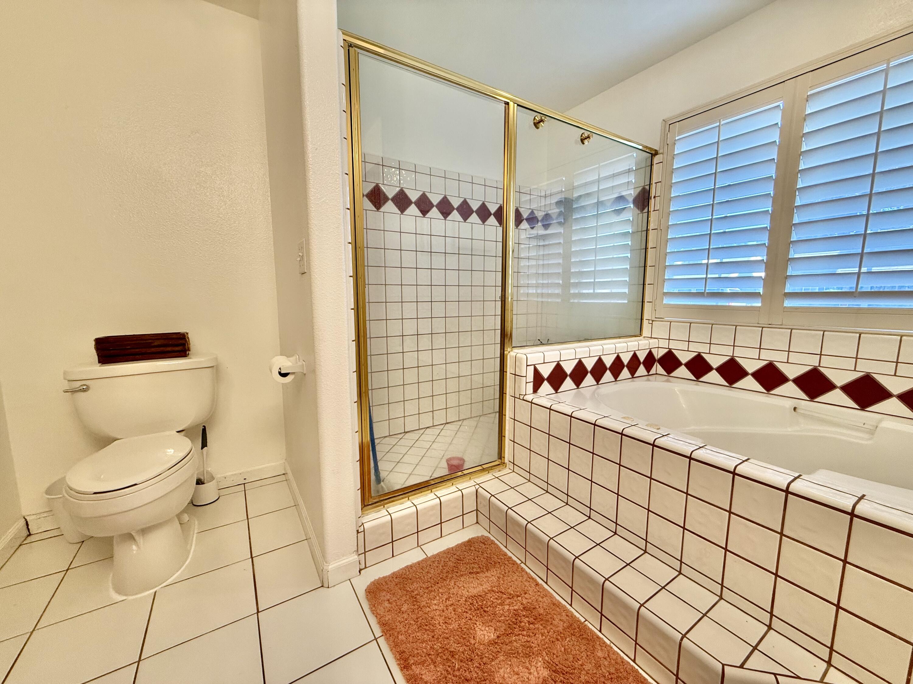 285 S Red Oak St, Porterville, CA 93257