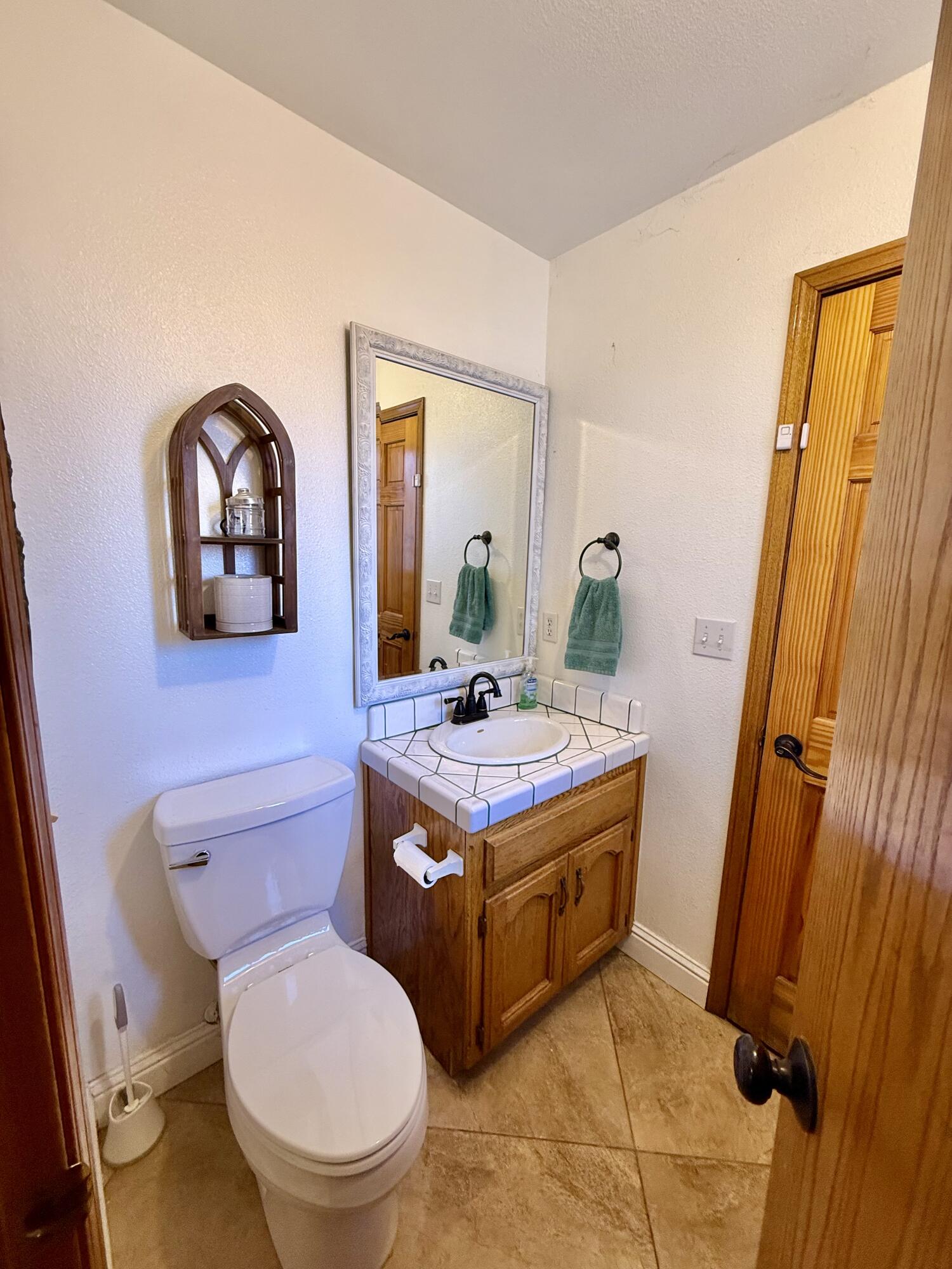 285 S Red Oak St, Porterville, CA 93257