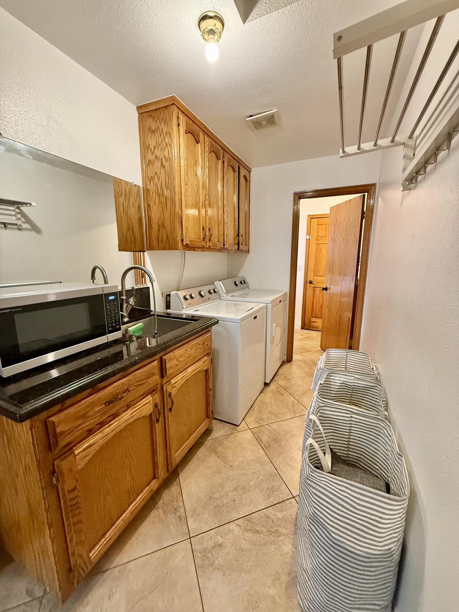 285 S Red Oak St, Porterville, CA 93257