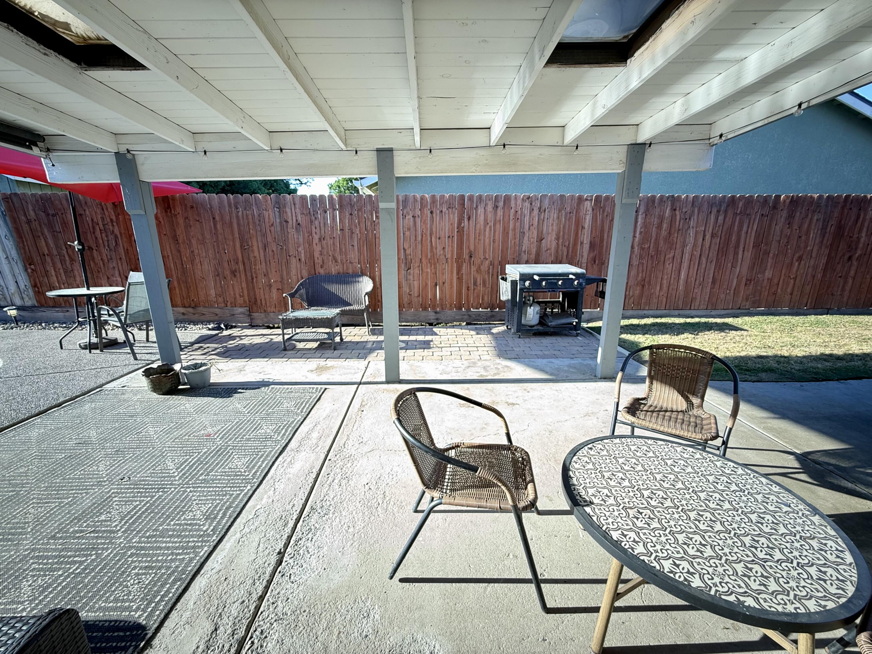 285 S Red Oak St, Porterville, CA 93257