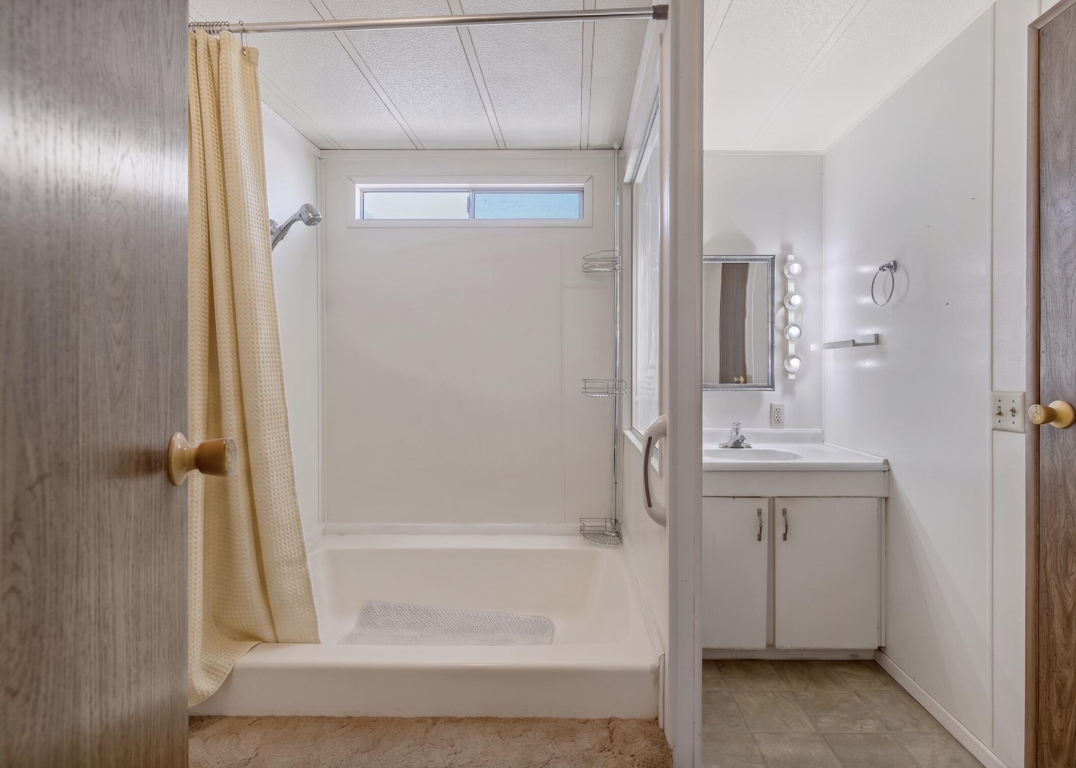 2627 W Midvalley Ave #71, Visalia, CA 93277