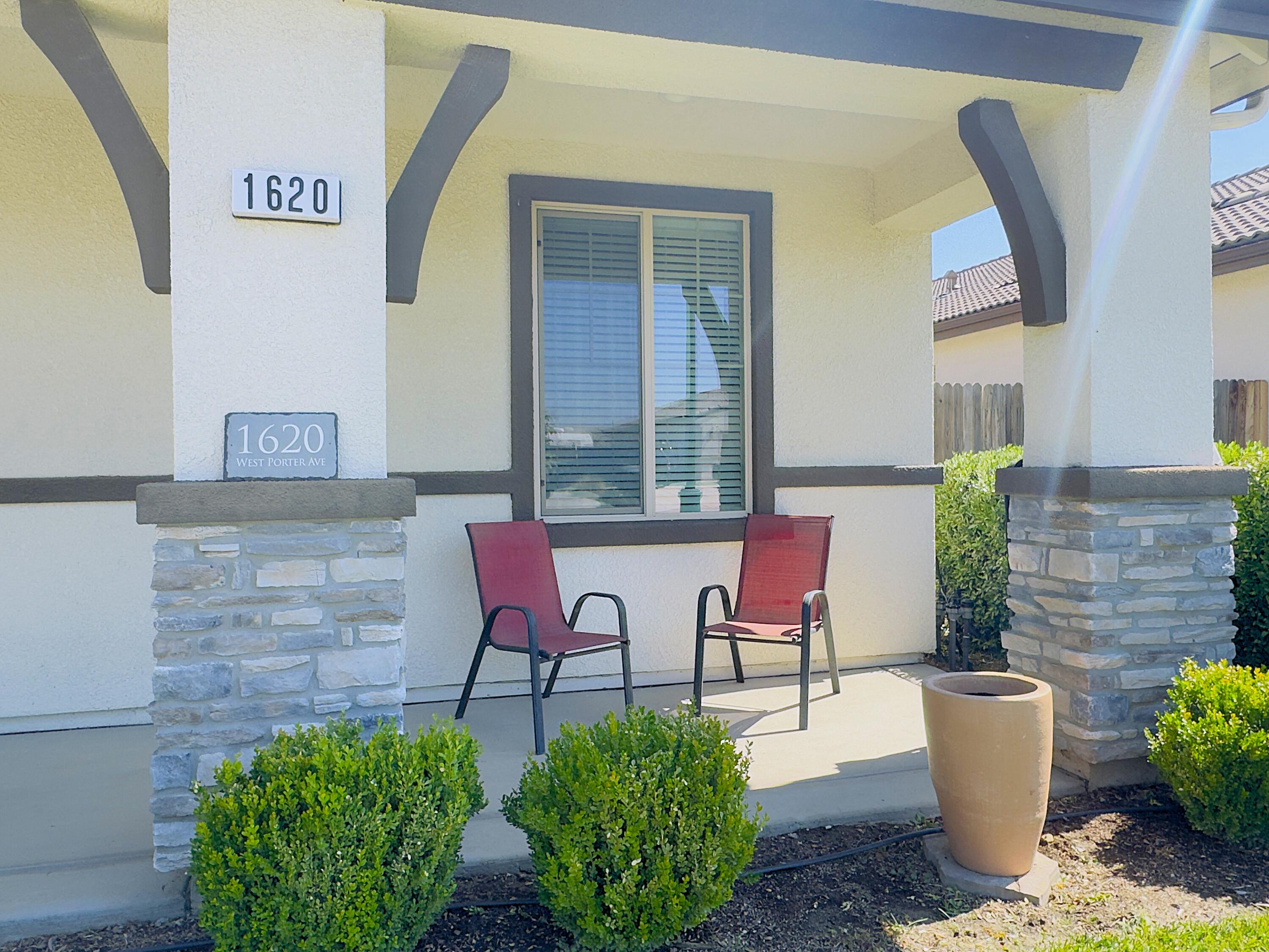 1620 W Porter Ave, Visalia, CA 93291