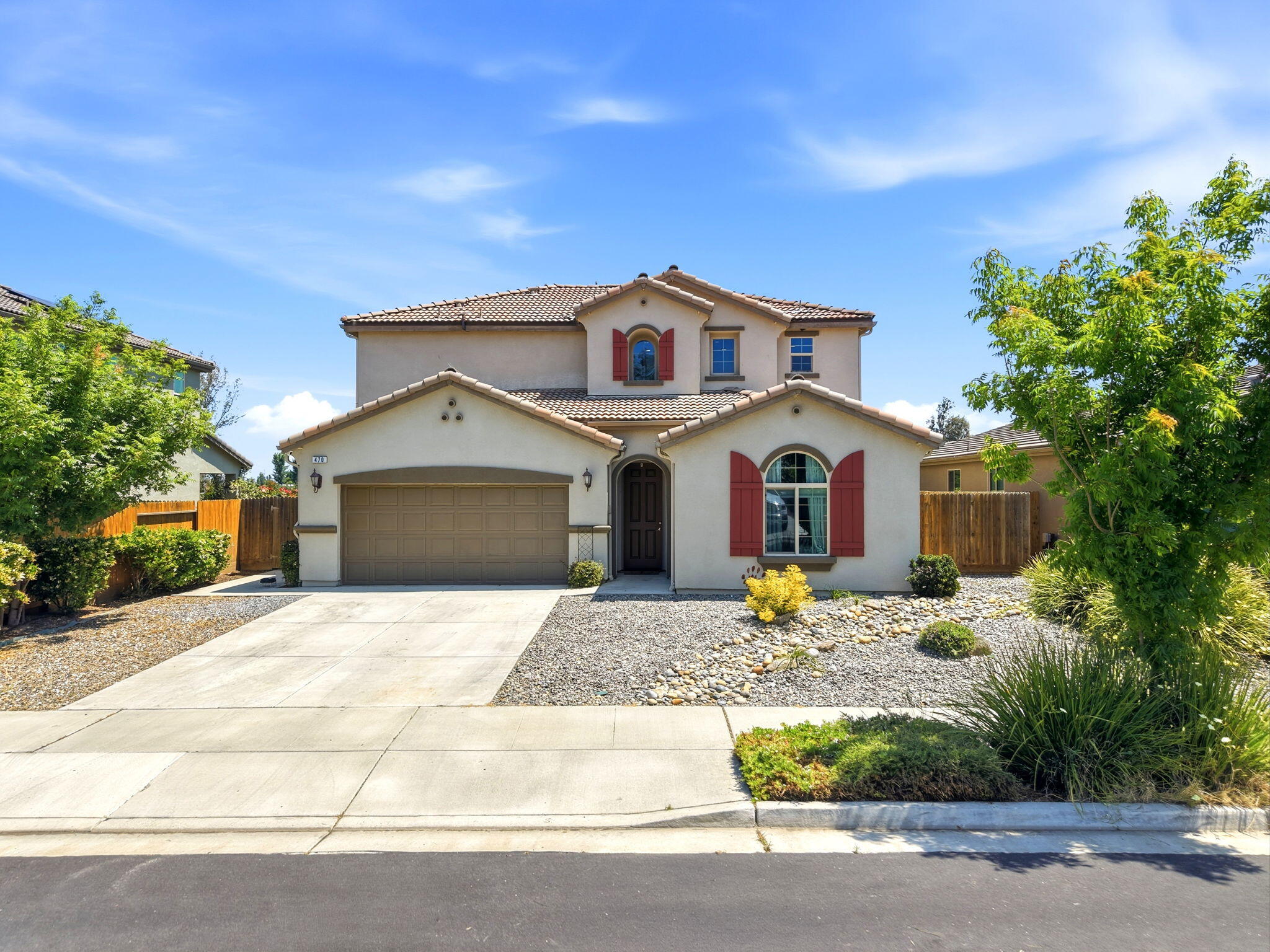 470 Daphne Ln, Lemoore, CA 93245