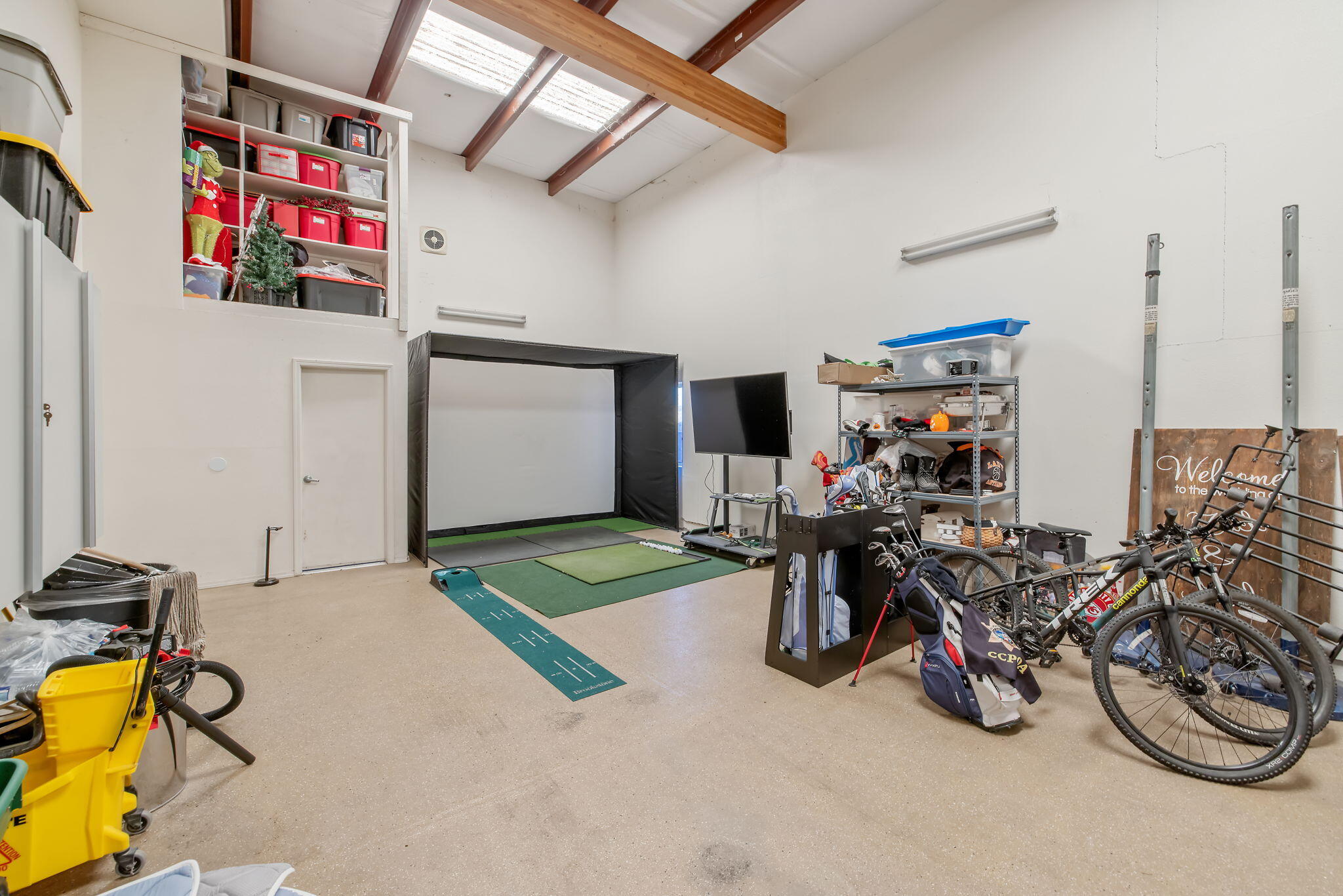 31902 Country Club Dr, Porterville, CA 93257