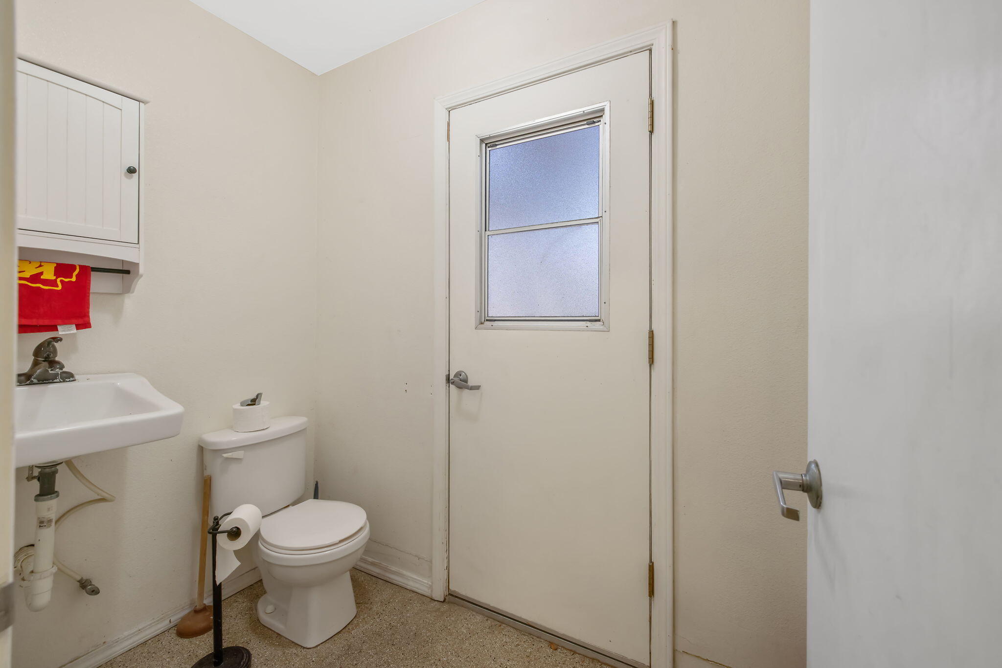 31902 Country Club Dr, Porterville, CA 93257