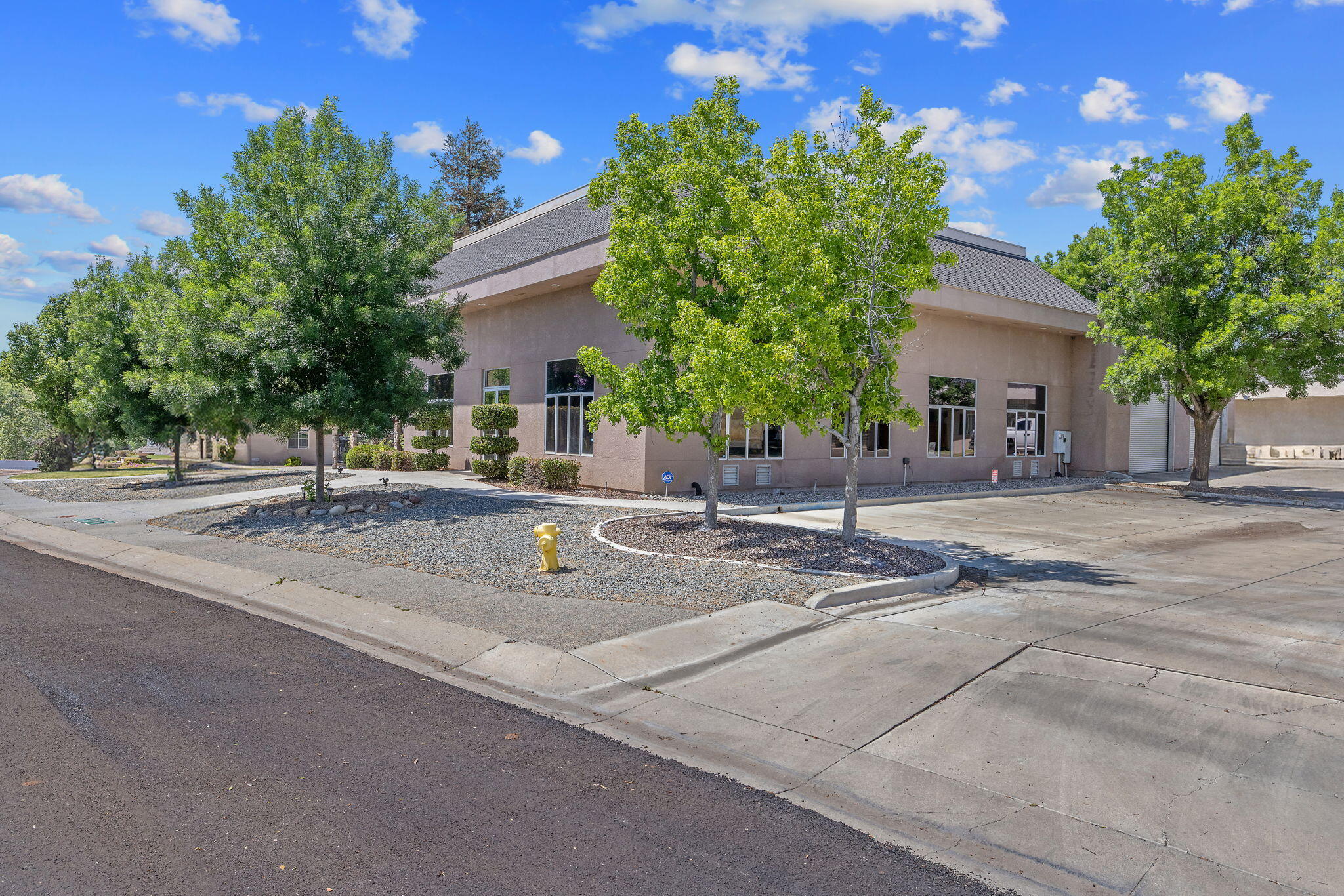 31902 Country Club Dr, Porterville, CA 93257