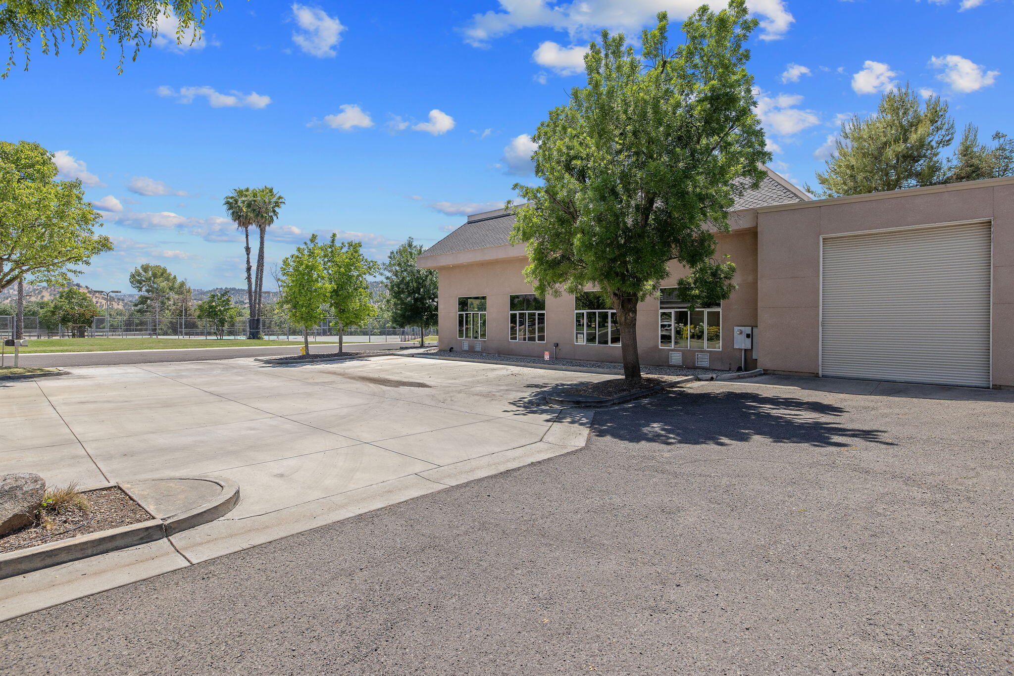 31902 Country Club Dr, Porterville, CA 93257