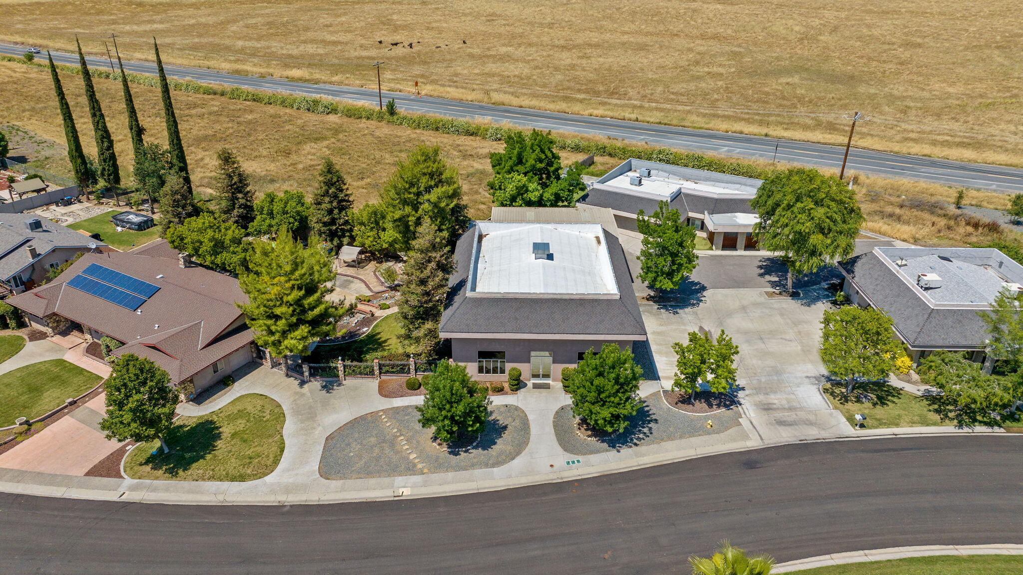 31902 Country Club Dr, Porterville, CA 93257